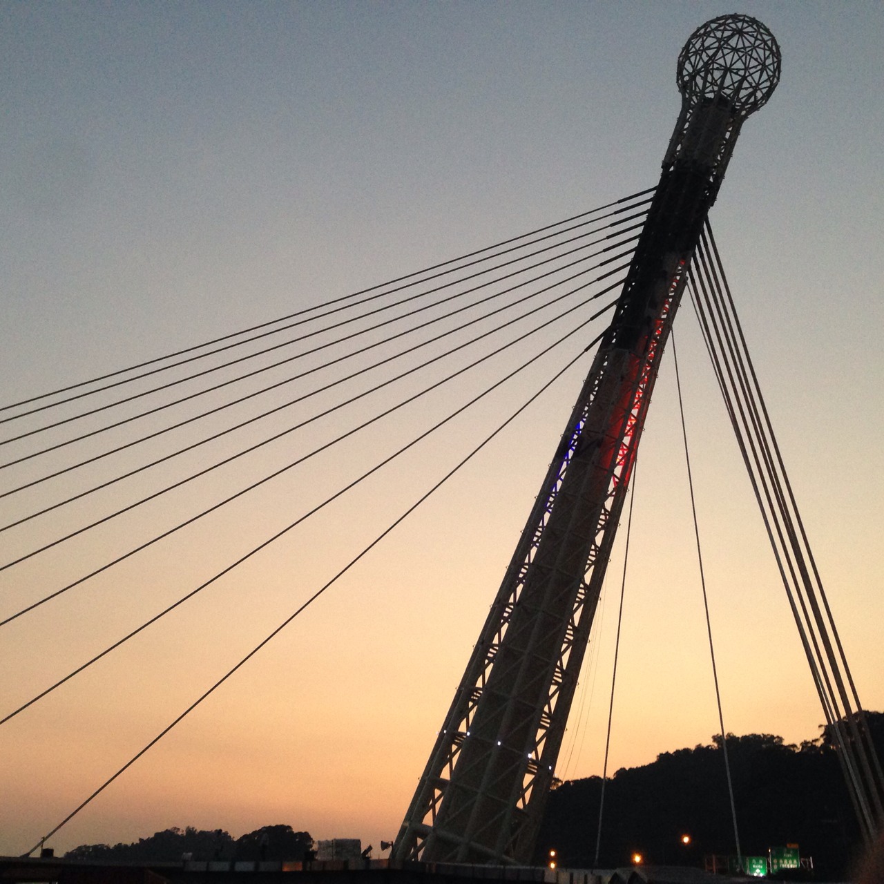 基隆河汐止新地標  星光跨河景觀橋即將啟用