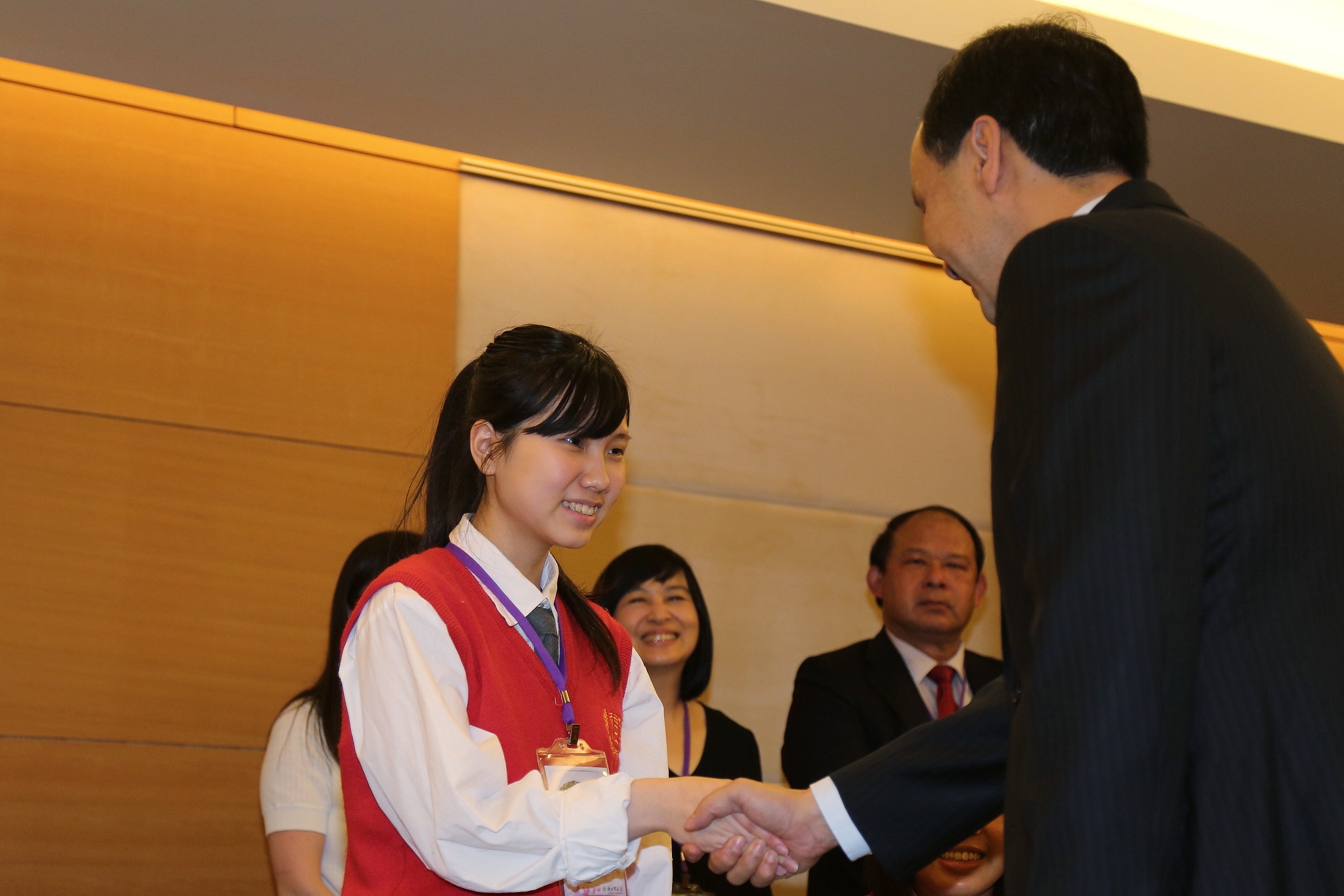 朱市長表揚8位「保德信青少年志工菁英獎」
