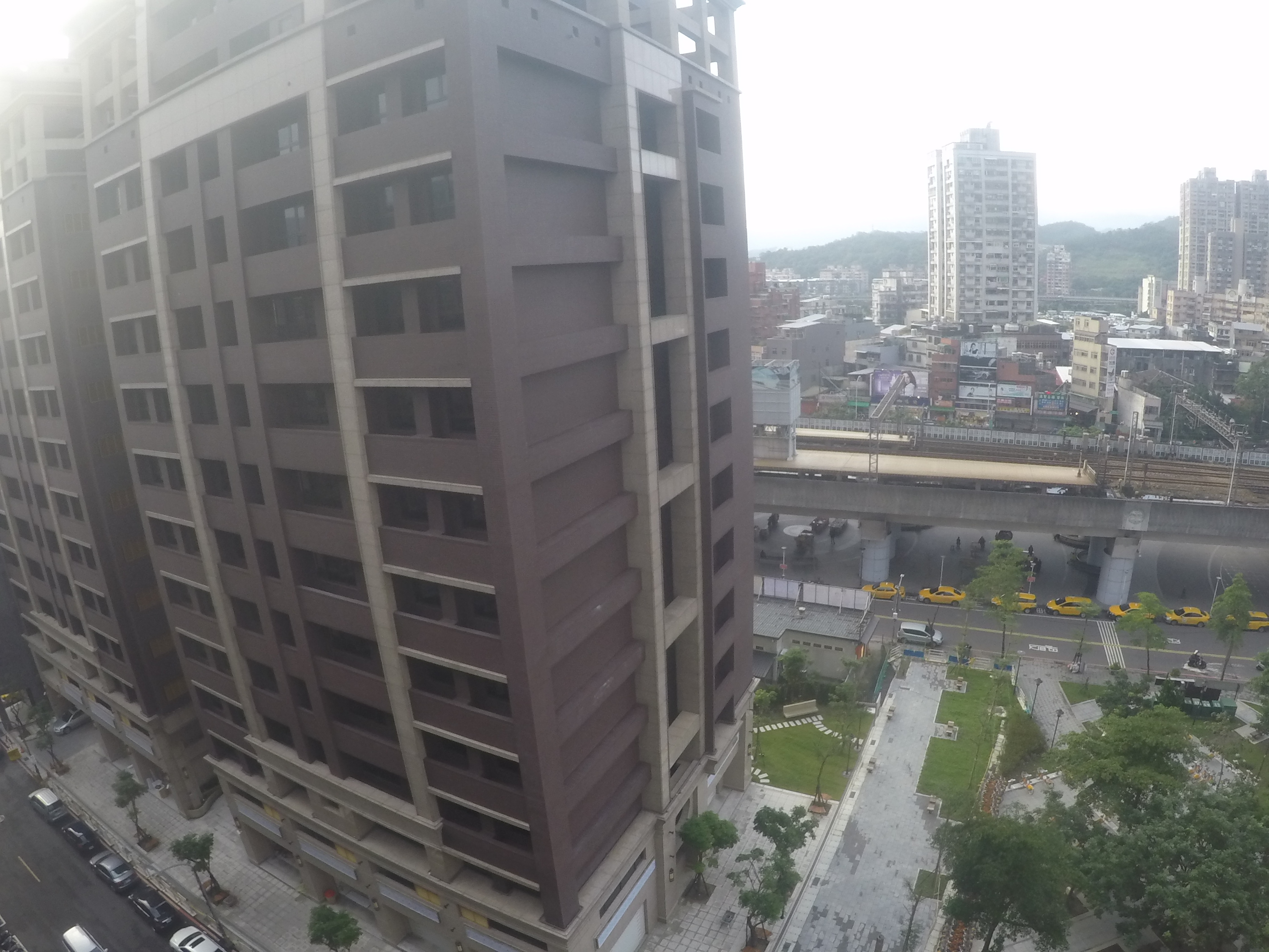 重建後