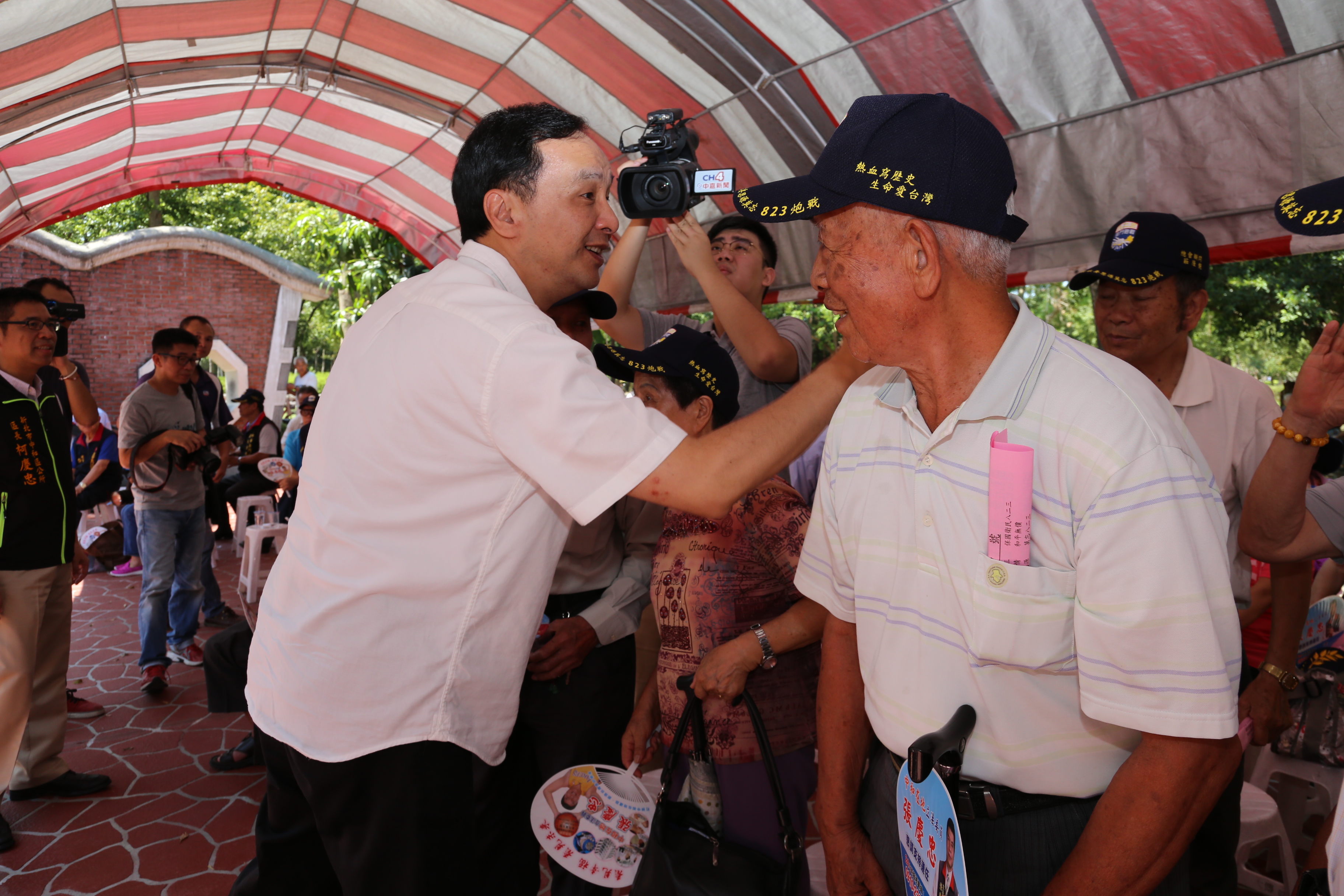 朱立倫感謝當年參加八二三戰役的戰友們付出血汗青春捍衛國家安全，奠定臺灣日後發展的基礎，一一向奮戰的600戰友致上最高敬意。
