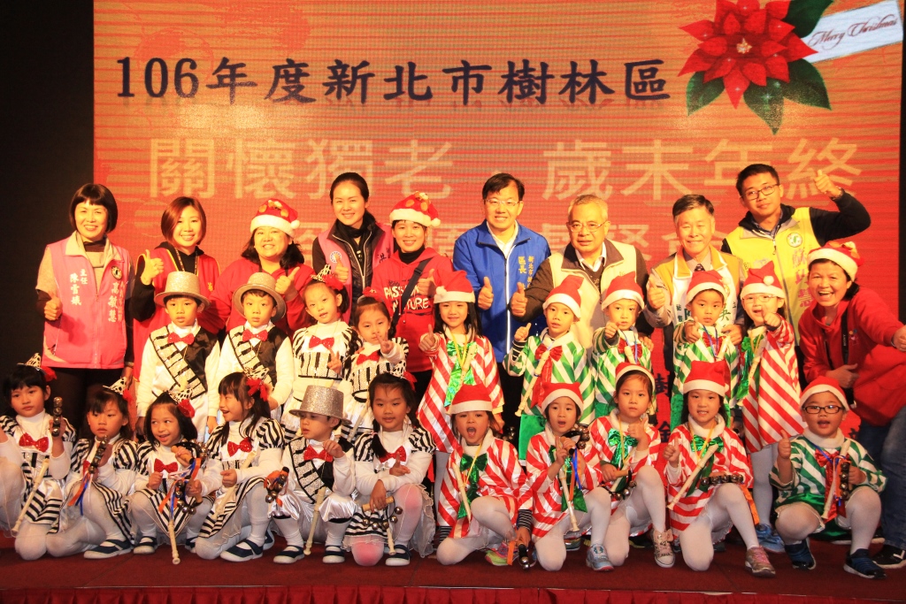 牧人幼兒園小朋友演奏聖誕組曲樂器