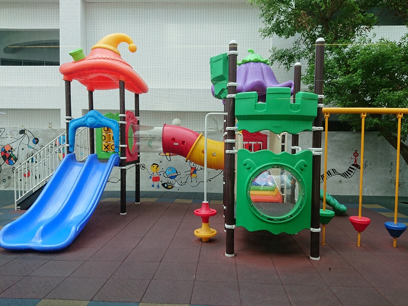 功學社附設燕翔幼兒園，溜滑梯等兒童遊樂設施都可向政府申請補助。