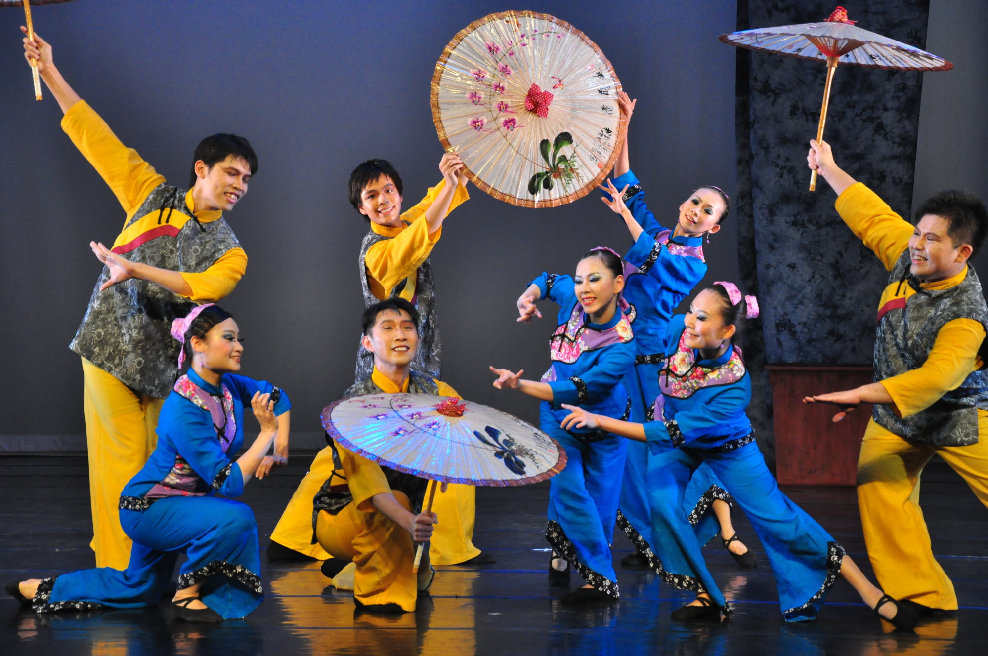 紅瓦民族舞蹈團演出畫面