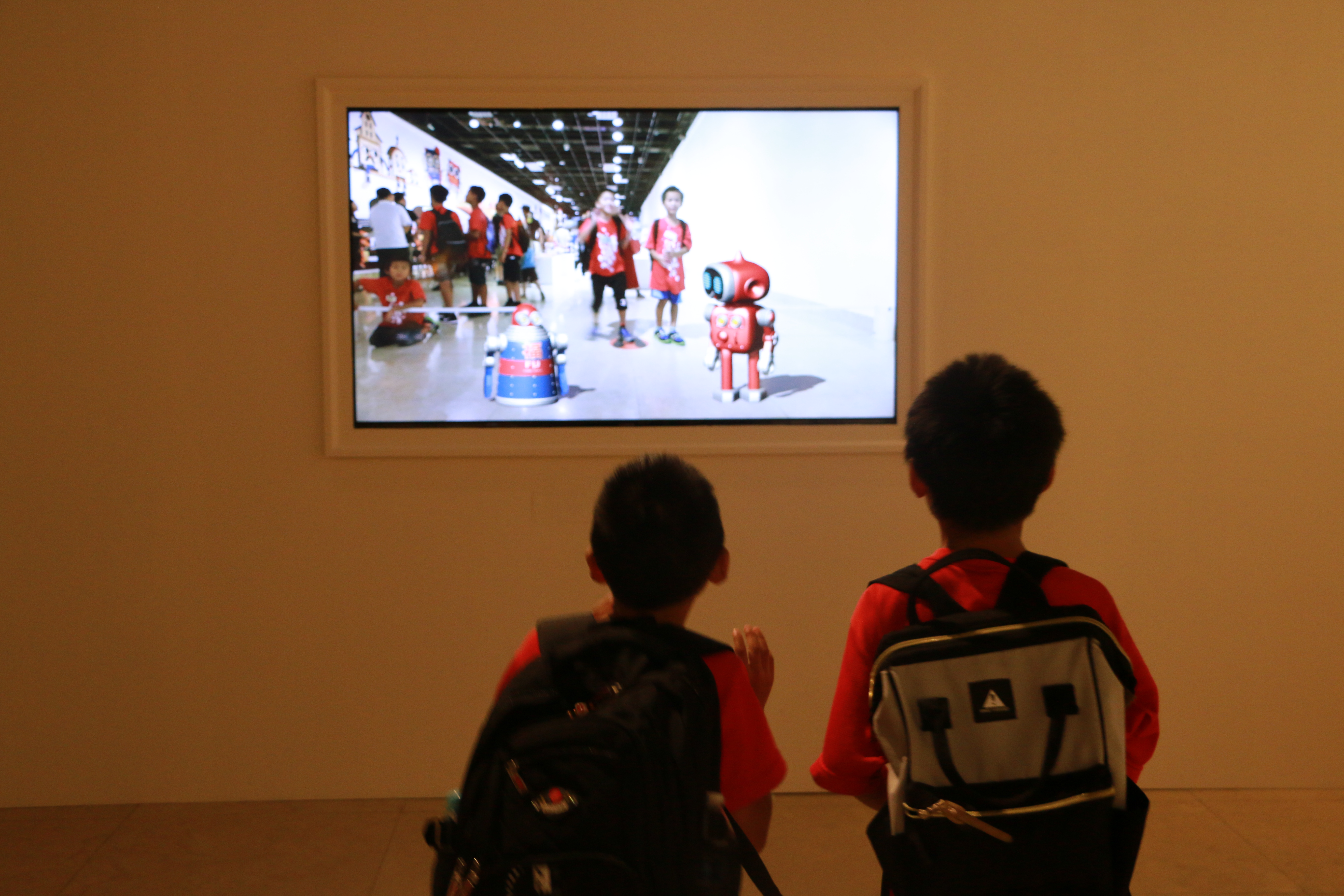 AKIBO機器人家族陪你一起魔鏡AR體驗-新北市文化局
