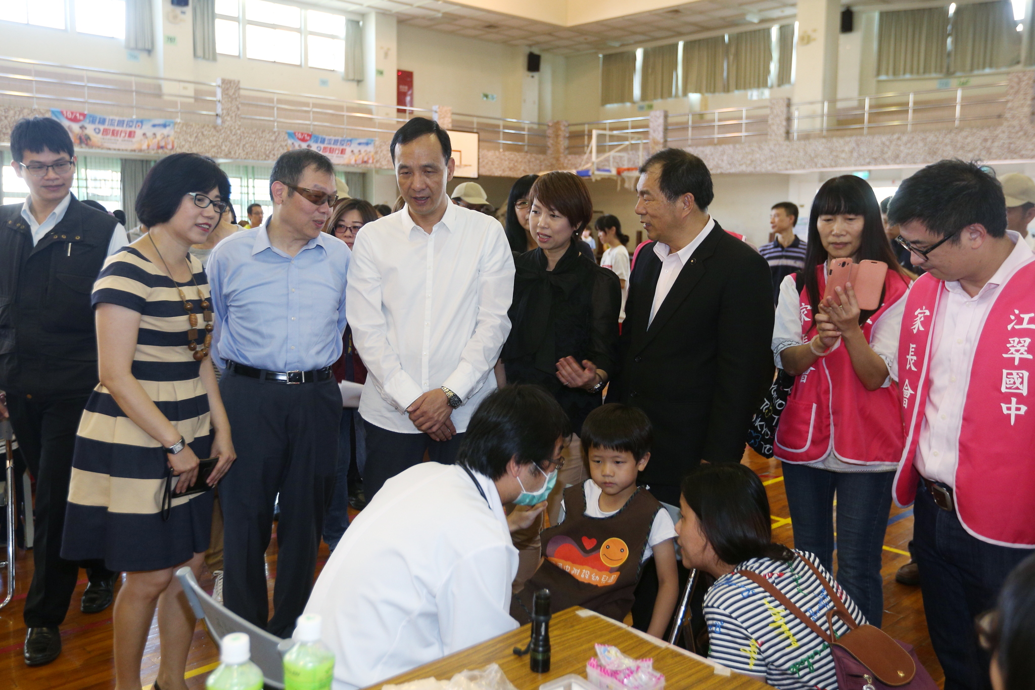 朱市長關心幼童及學生接種流感疫苗流程