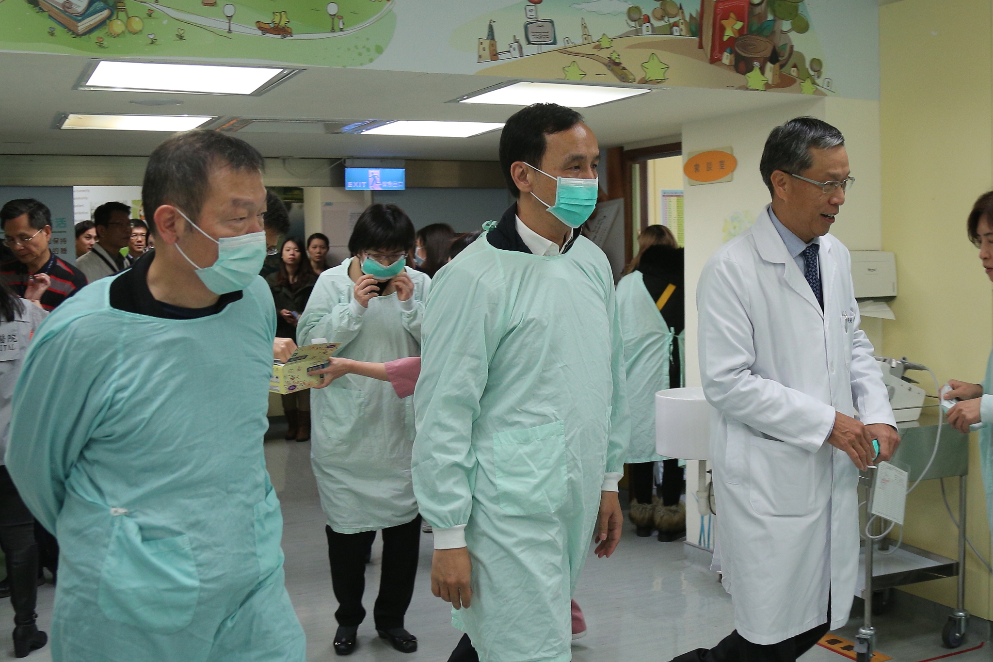 朱市長前往三總、北醫附醫、仁愛醫院探視傷者