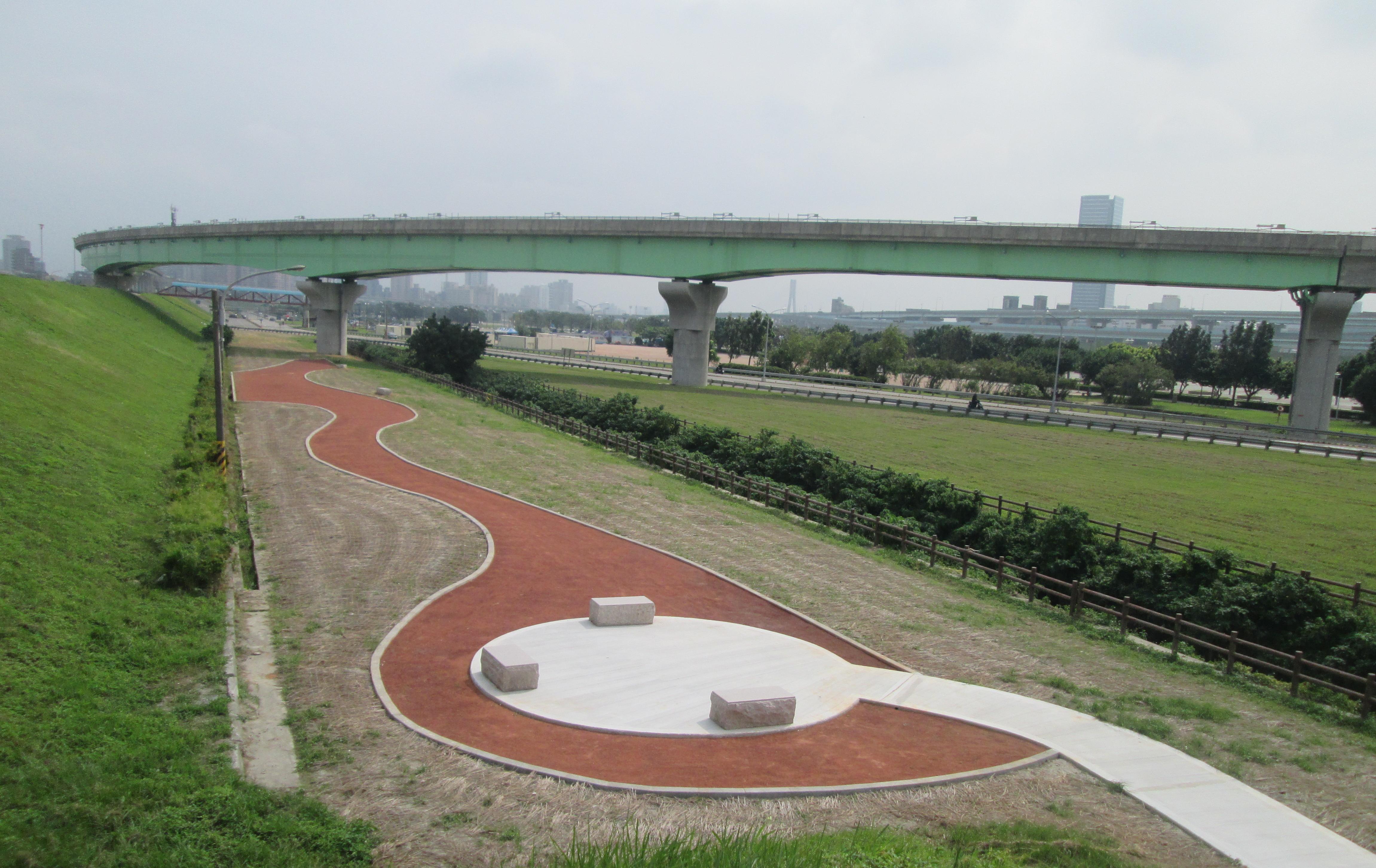 親水環境增一處！ 五股更寮陸橋河濱步道完工