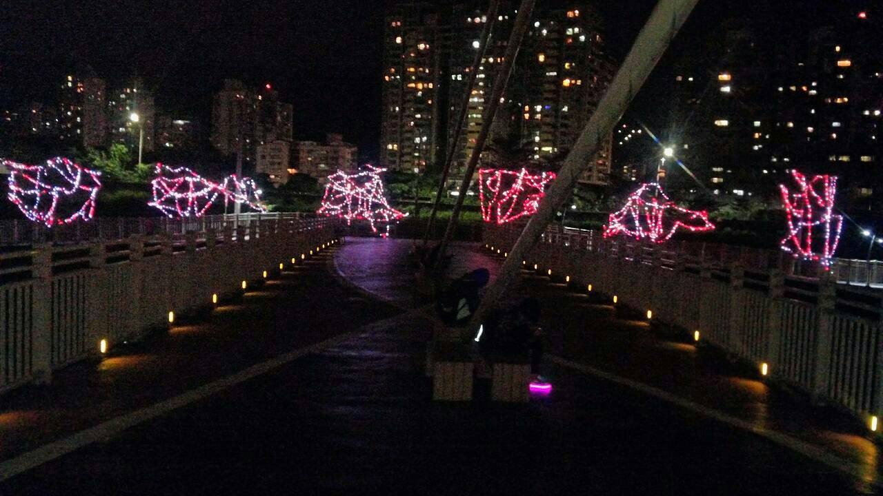 新北河濱聖誕換新妝  河岸溫馨浪漫許願遊