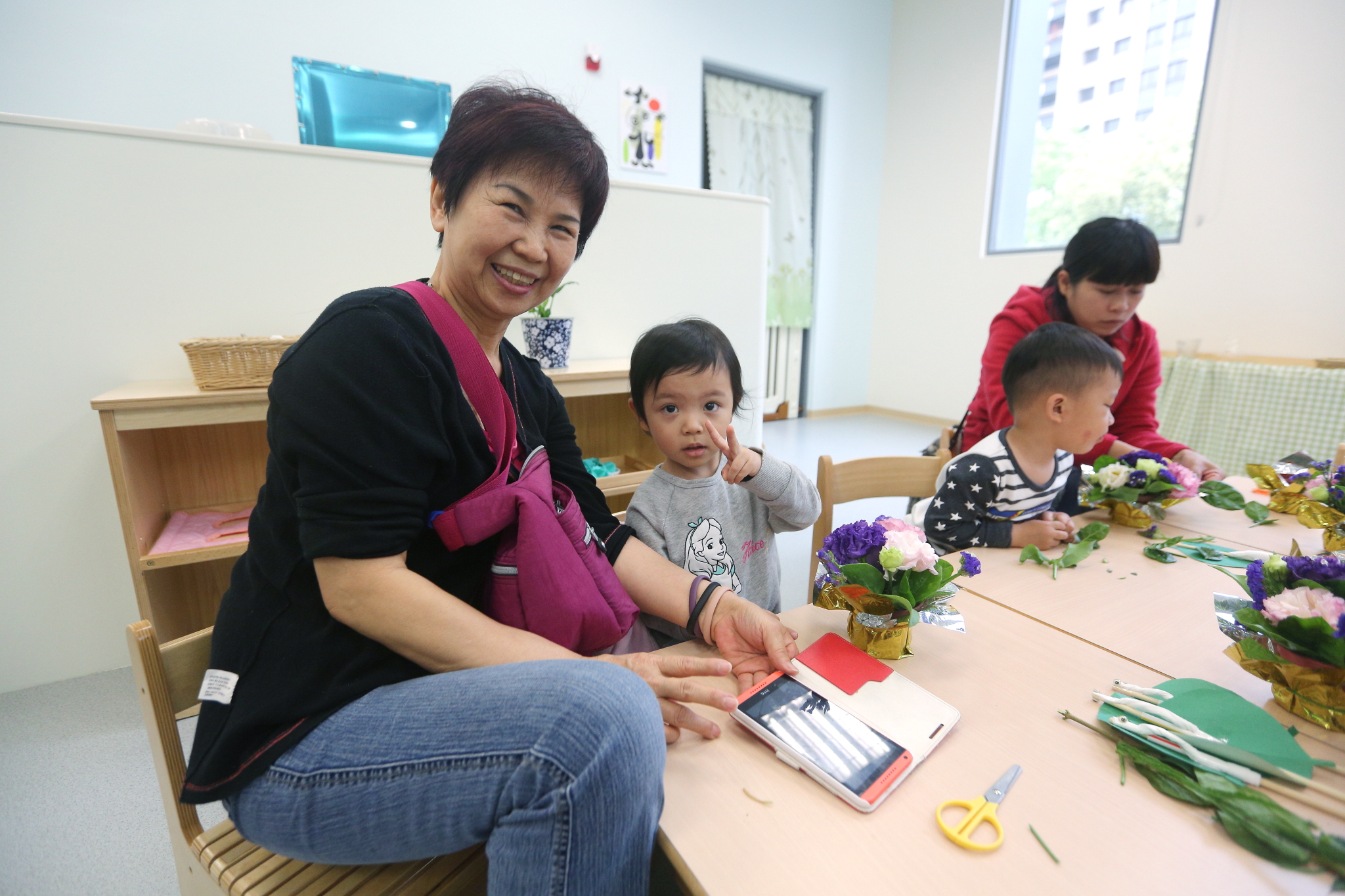 新北市運用民間資源設置公共托育托老中心提供長者及小朋友更溫馨完善的設施