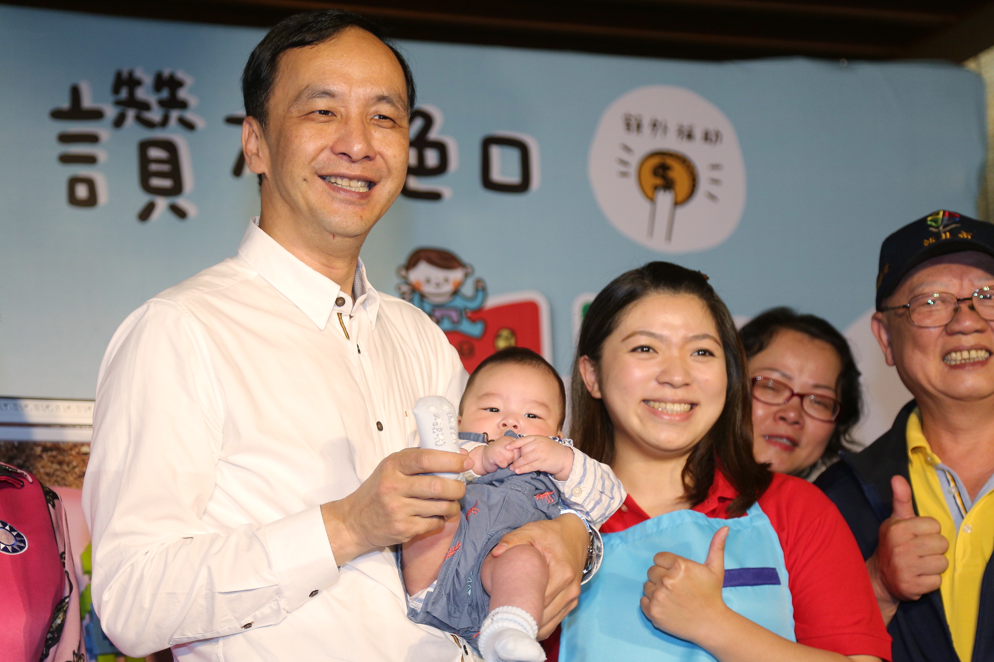 朱市長出席新北市公共托育合作聯盟掛牌，提升托育中心的質與量讓家長有更多的選擇