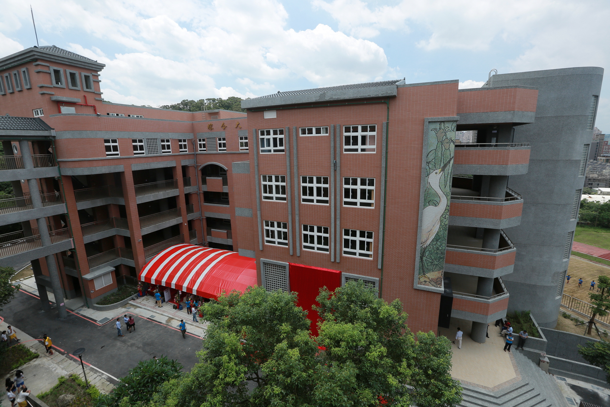 新北市立竹圍高中新建綜合大樓竣工啟用