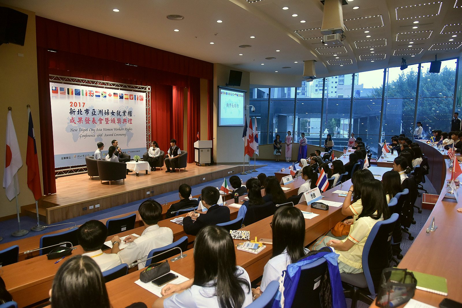 新北首度針對「亞洲婦女就業權」議題議題舉辦校內立場文件甄選，吸引各校學子積極參與
