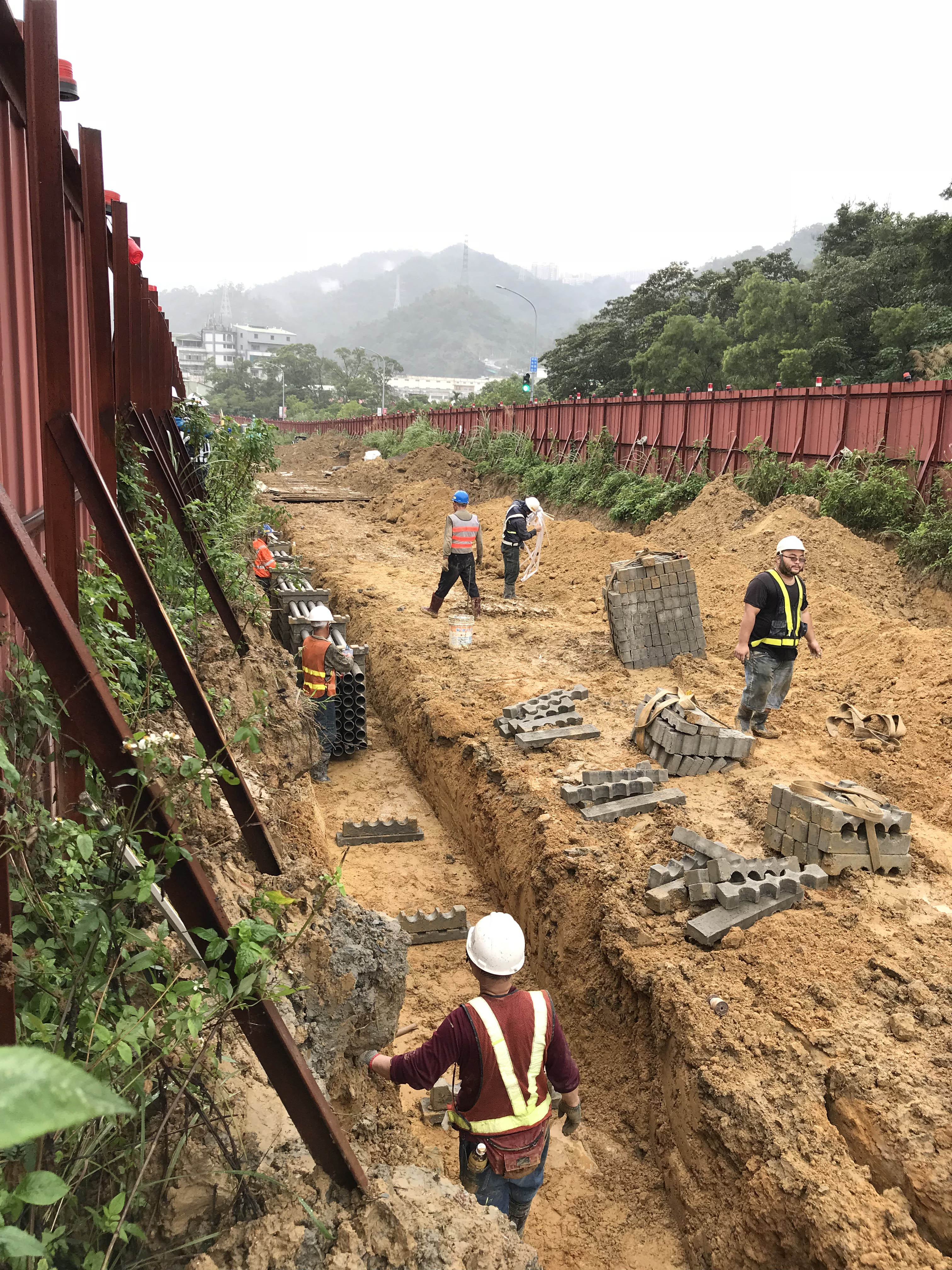 施工現況-玫瑰中國城站(K2)~台北小城站(K3)電纜管道埋設.jpg