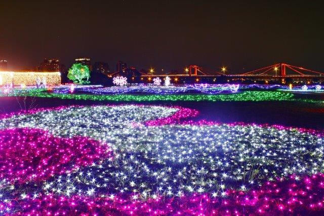 由17萬顆光雕幻化為光影彩蝶