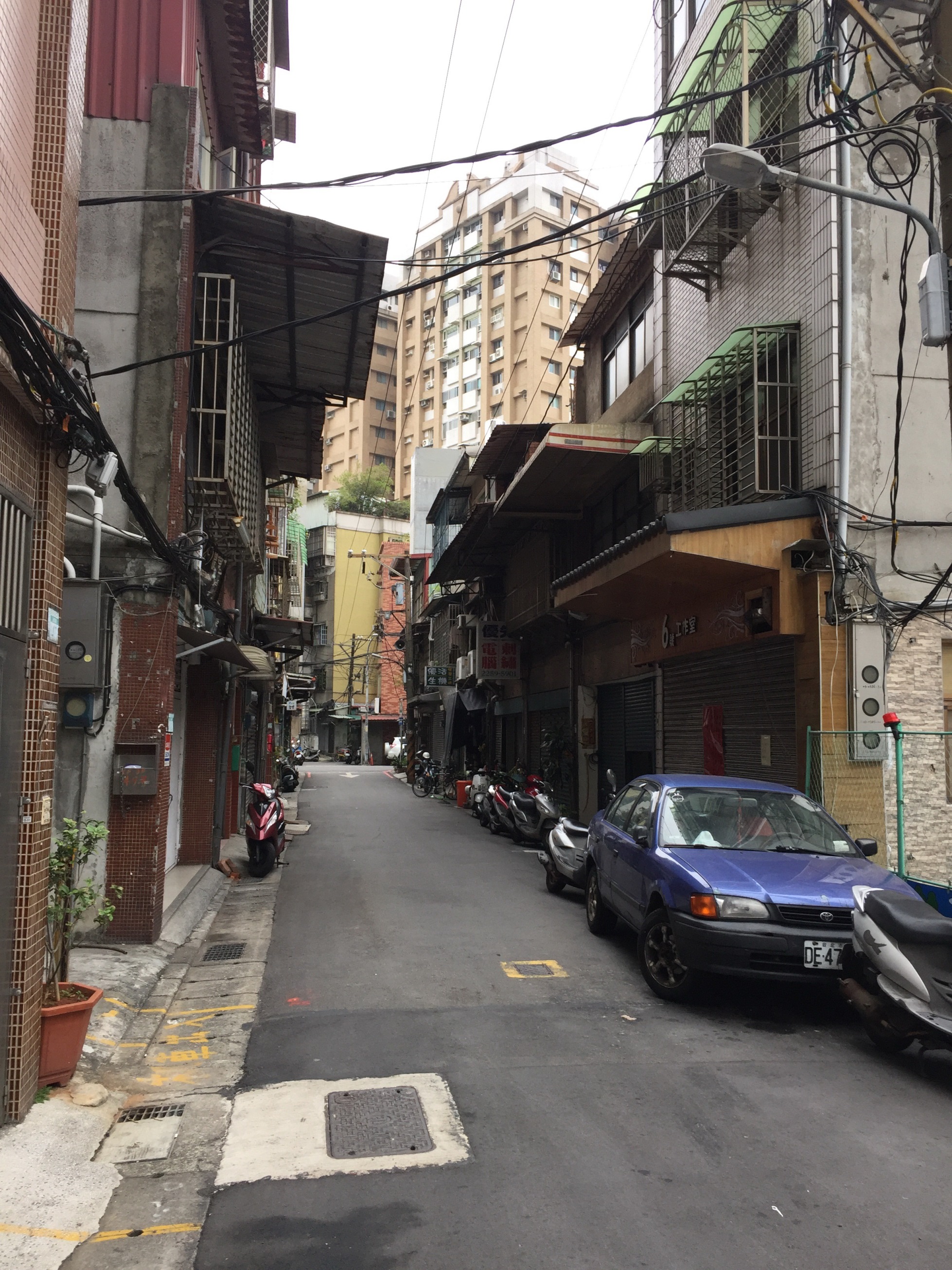 板橋文化段現況道路狹小，不利通行