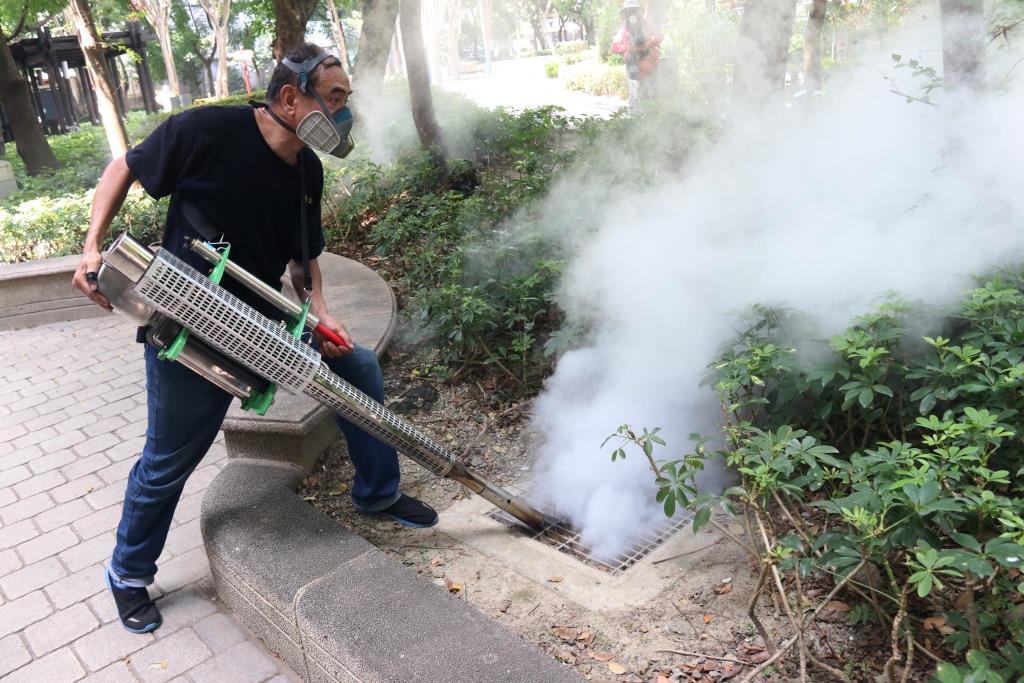 長壽公園煙霧式消毒