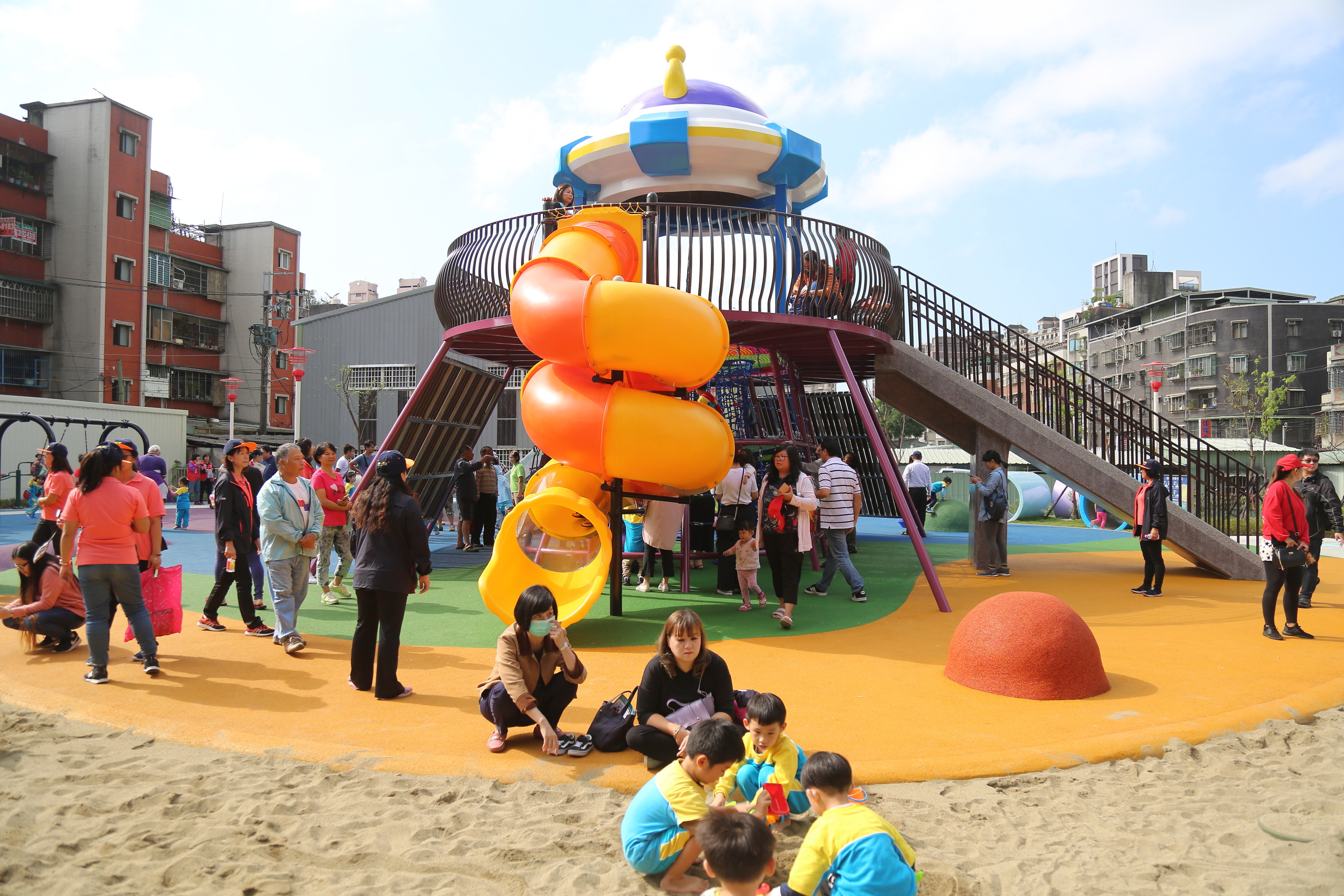 樹林東昇公園是新北市唯一以「星際探險」為主題的兒童公園。