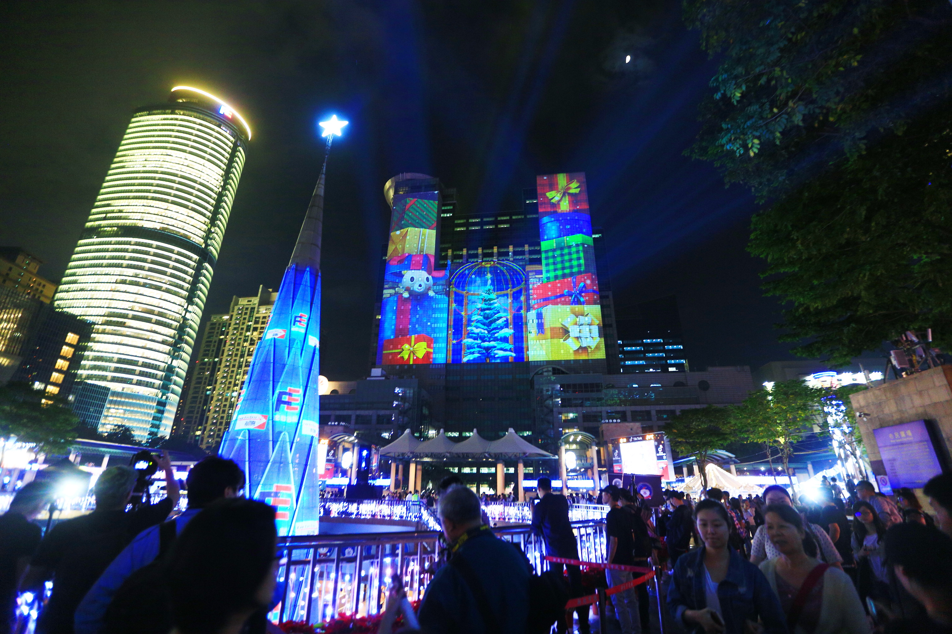 「2018新北市歡樂耶誕城」盛大點燈開城！