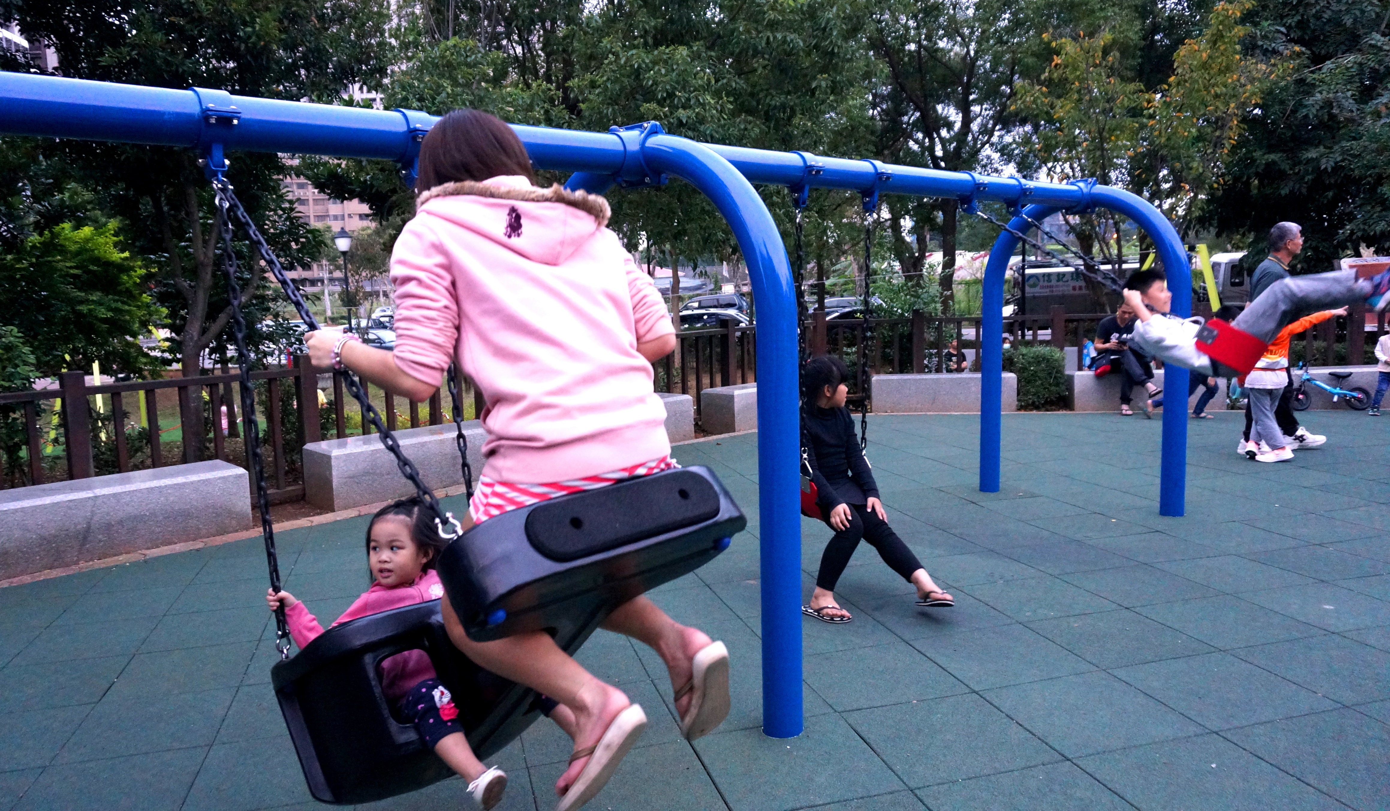 一品公園親子鞦韆