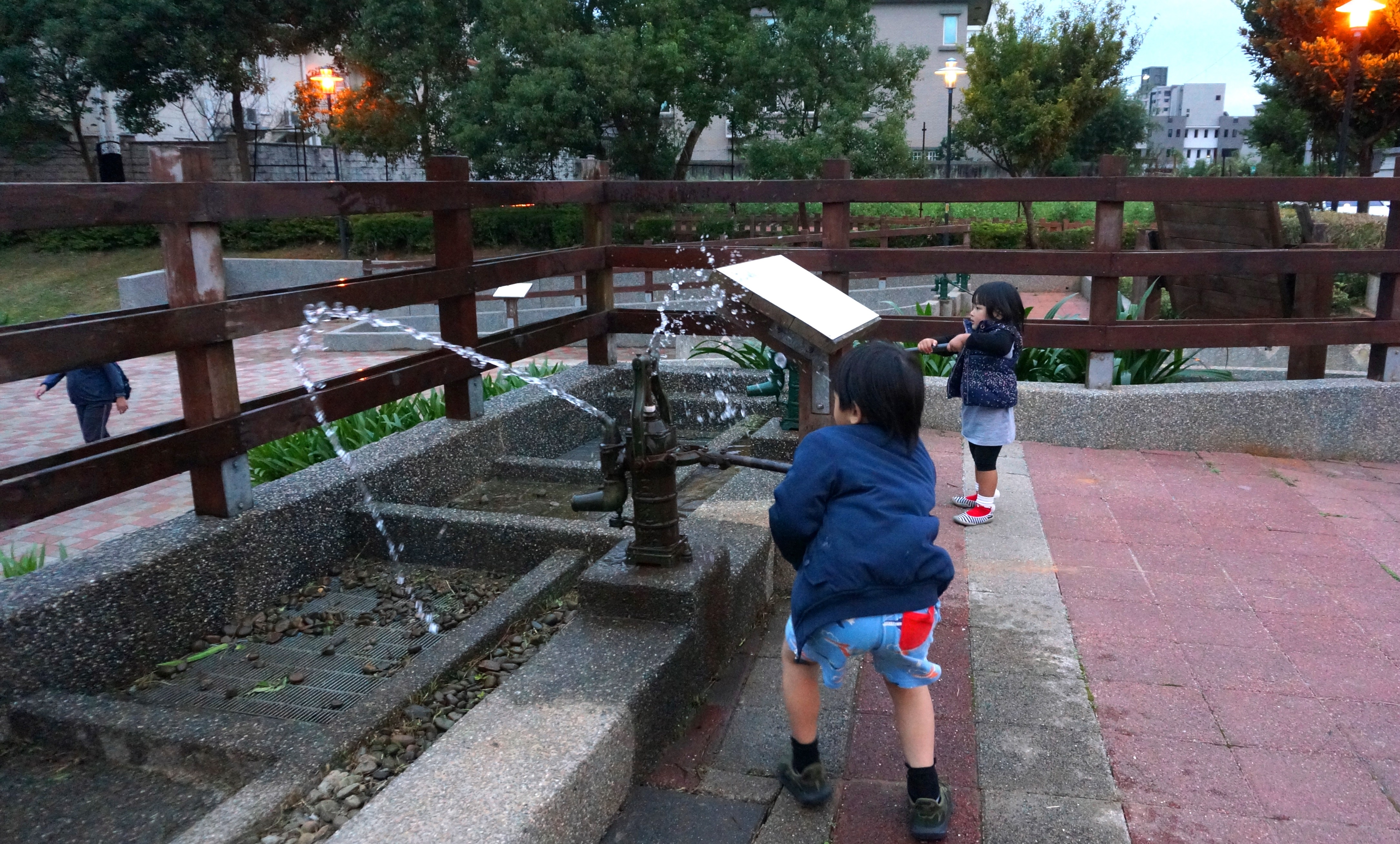 東湖公園水幫浦