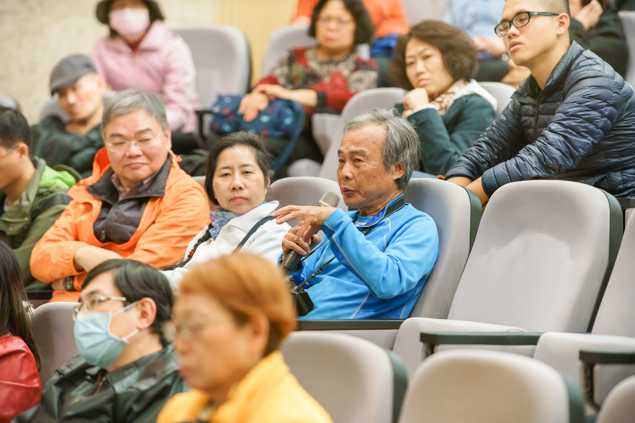 現場參與民眾在提問時間踴躍提問