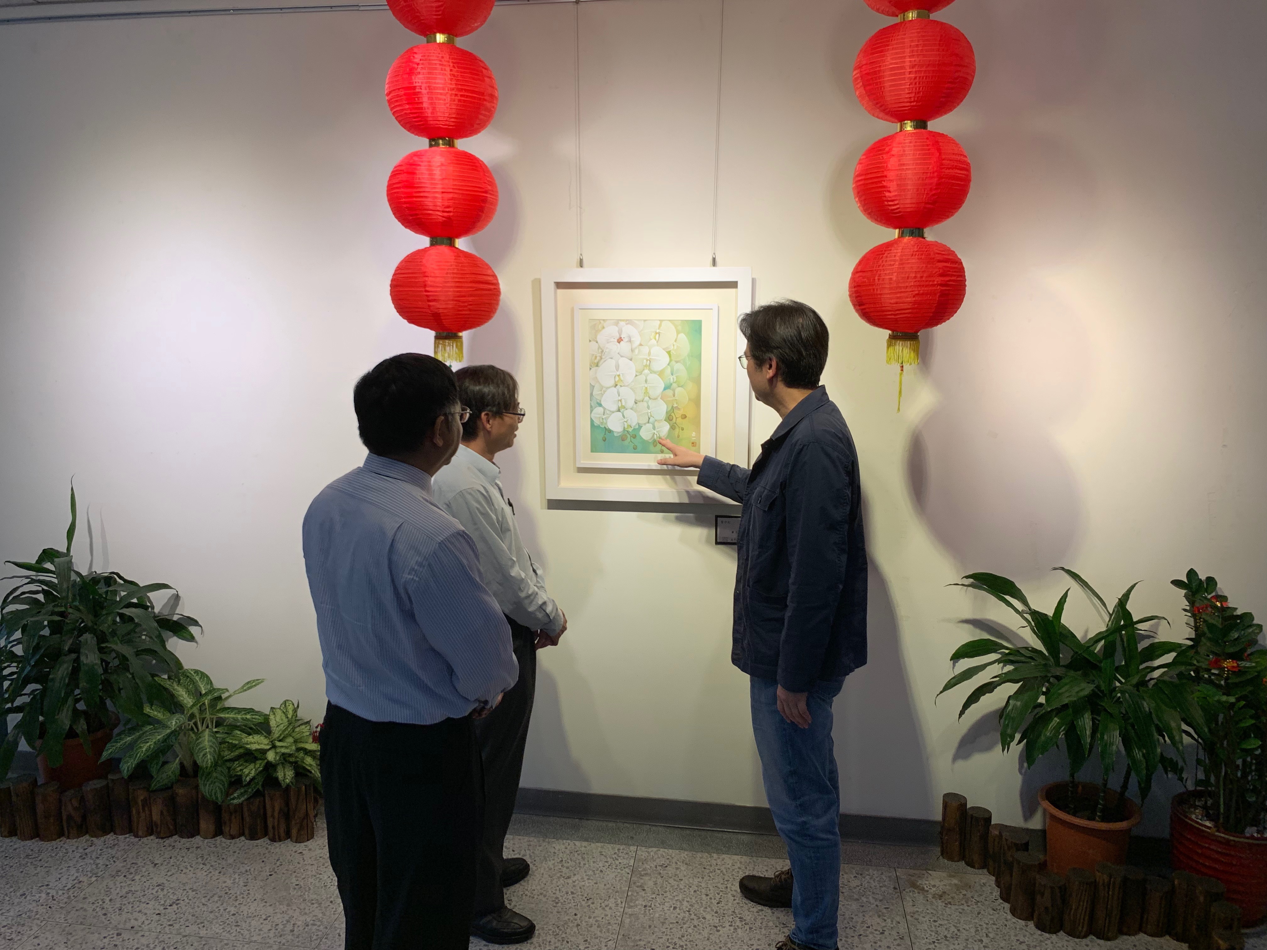 6.蕭正ㄧ主任講解「雪中紅」作品