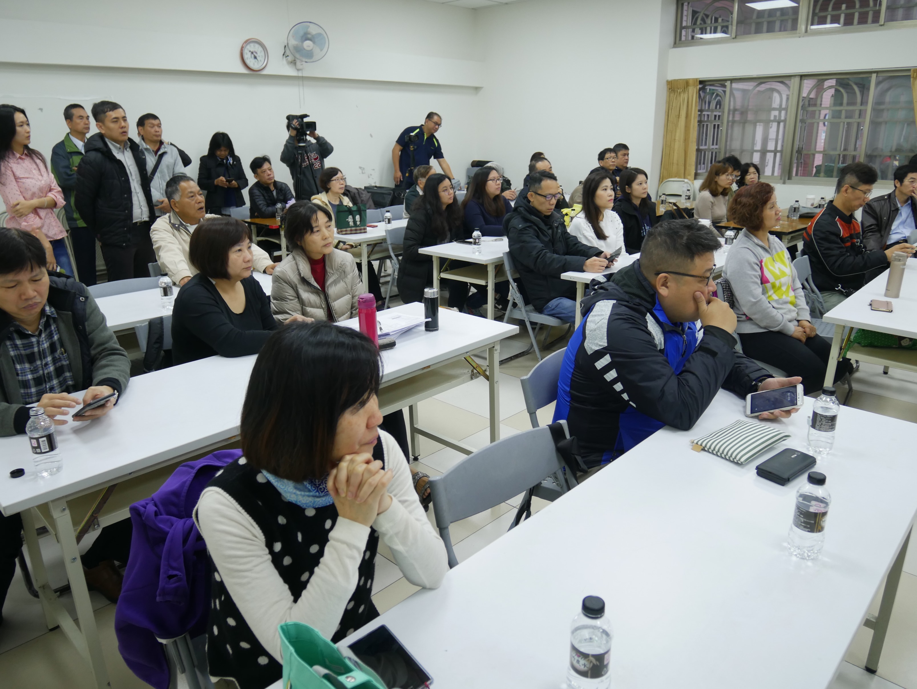 社區住戶踴躍參予合作意向書簽署過程