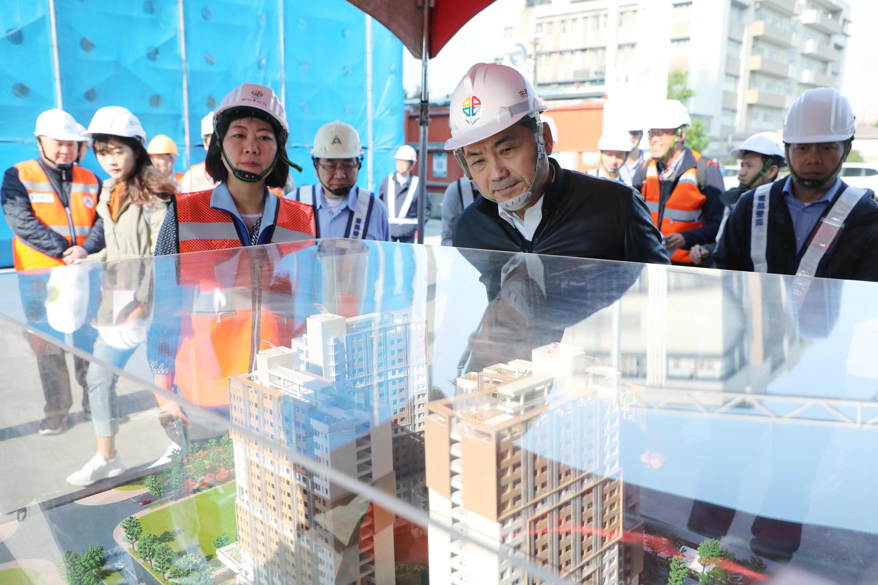 侯市長關心新店區中央新村北側青年社會社宅工程進度
