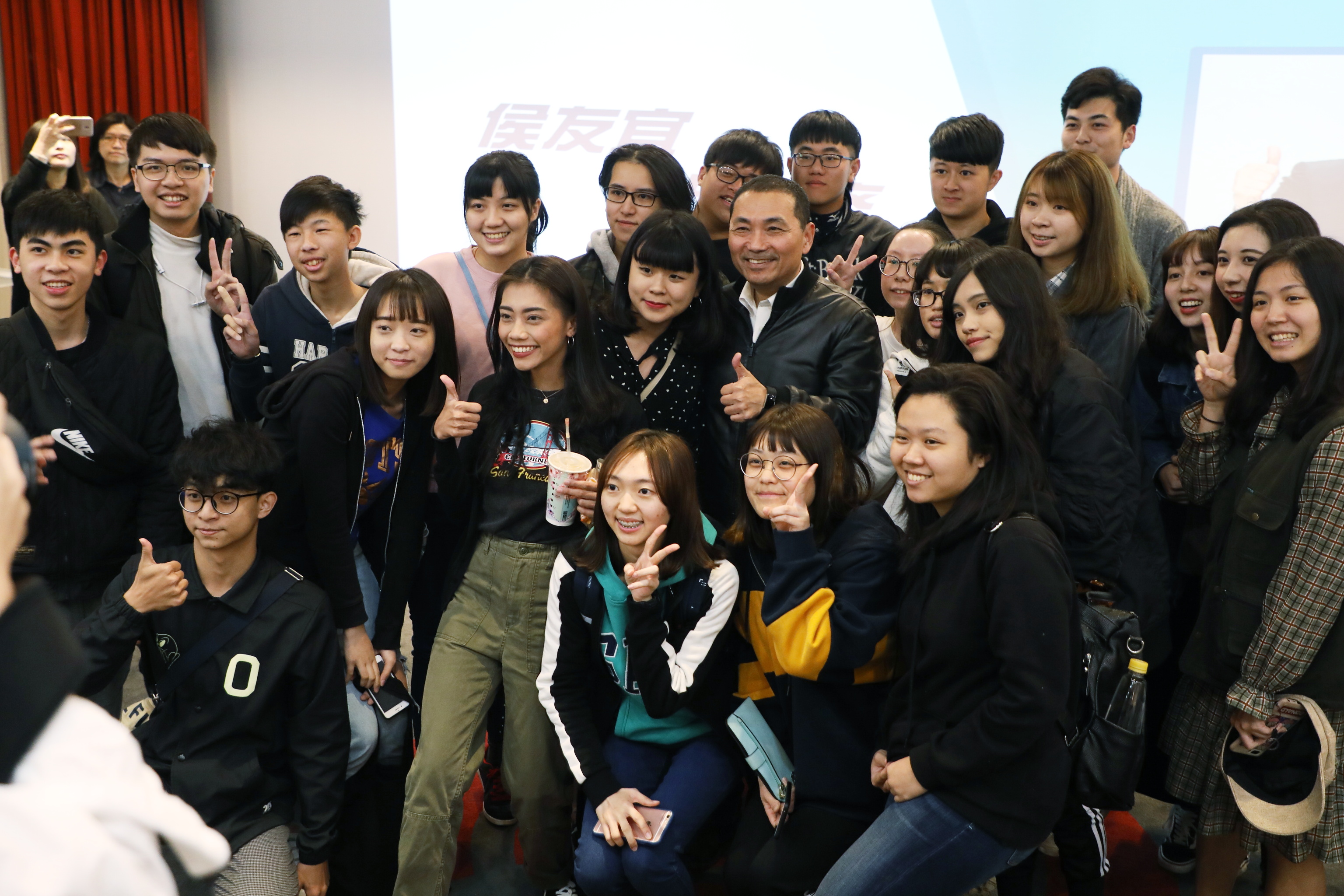 侯市長世新大學演講吸引大批熱情學生到場聆聽