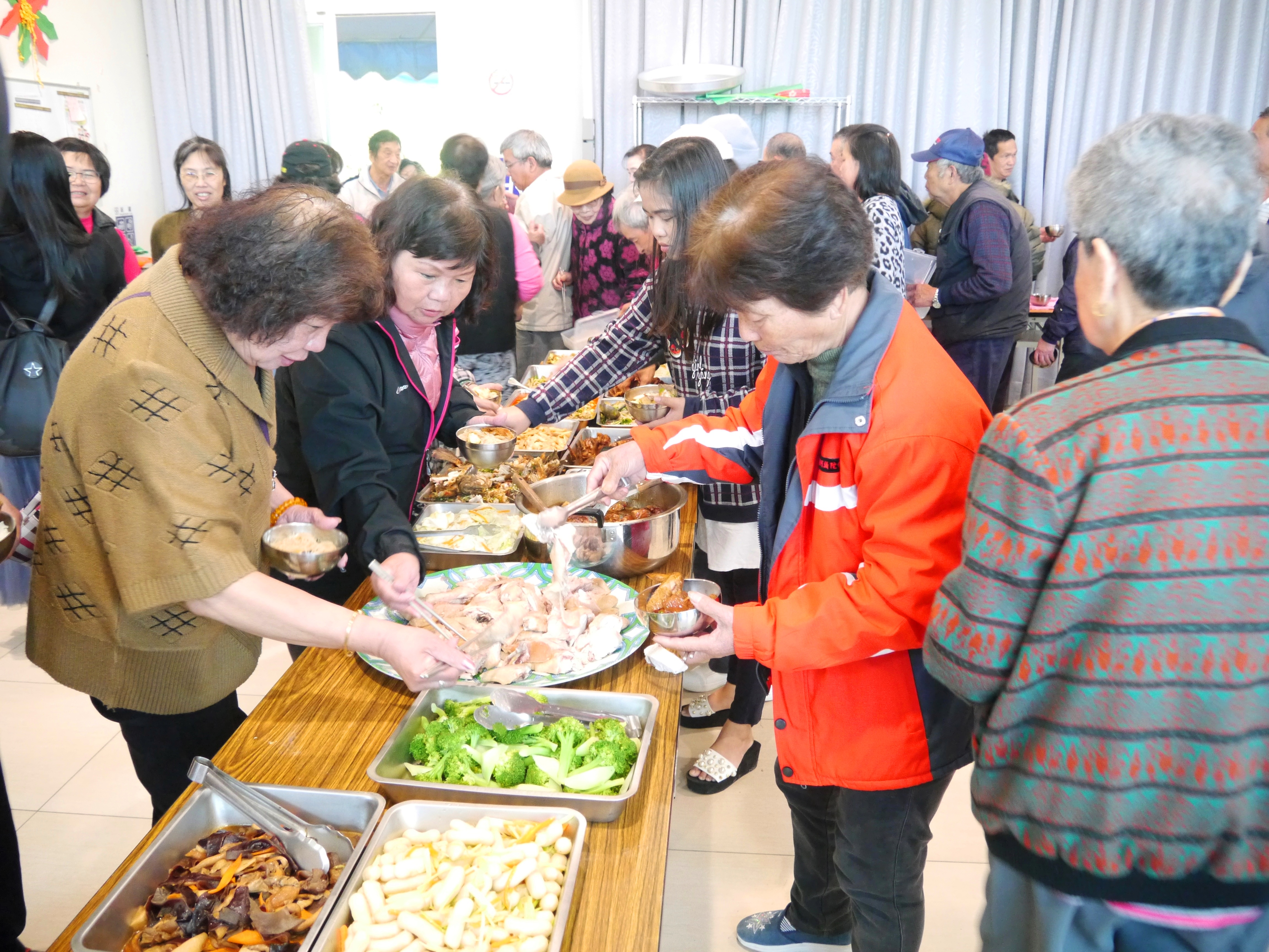 太平社區發展協會民眾開心共餐
