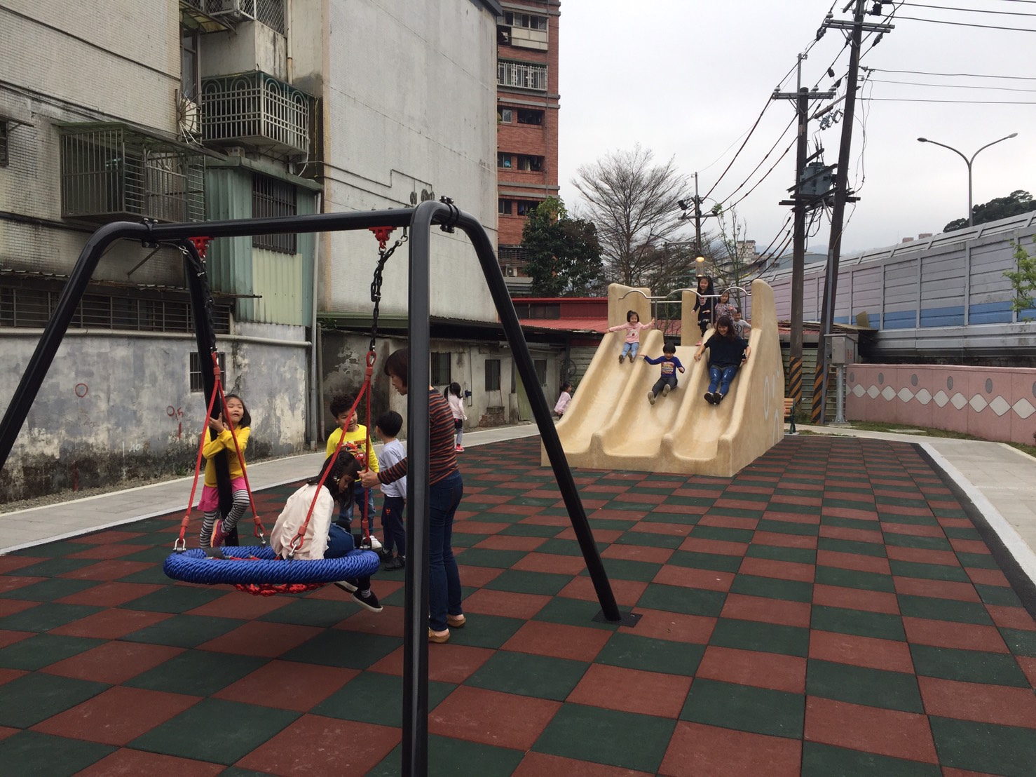 兩處遊樂設施