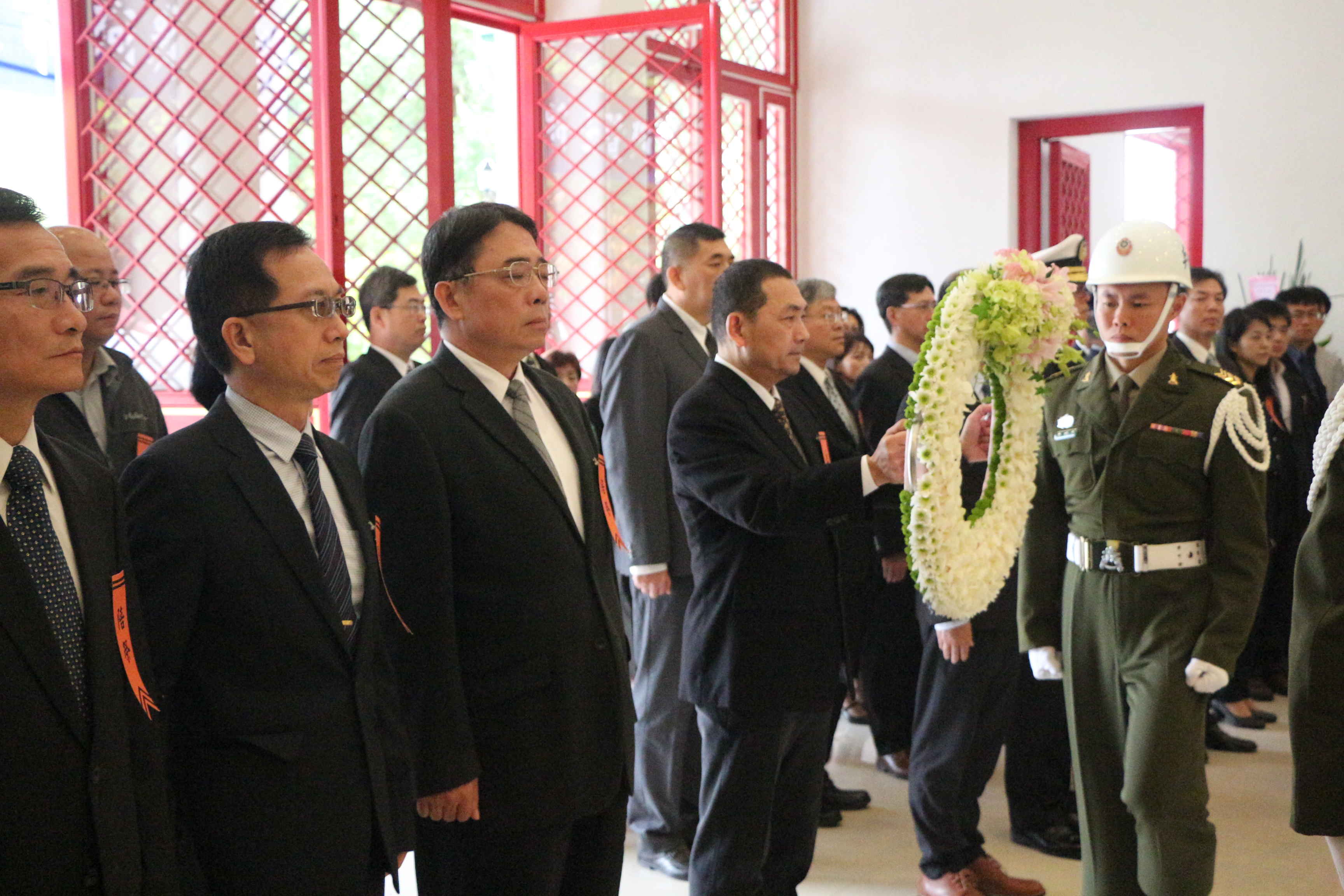 淡水忠烈祠「春祭典禮」由市長侯友宜擔任主祭官，與新北市議會及市府各機關首長、區長、軍警消及烈士家屬共計約300餘人，一同獻花緬懷烈義士英靈。