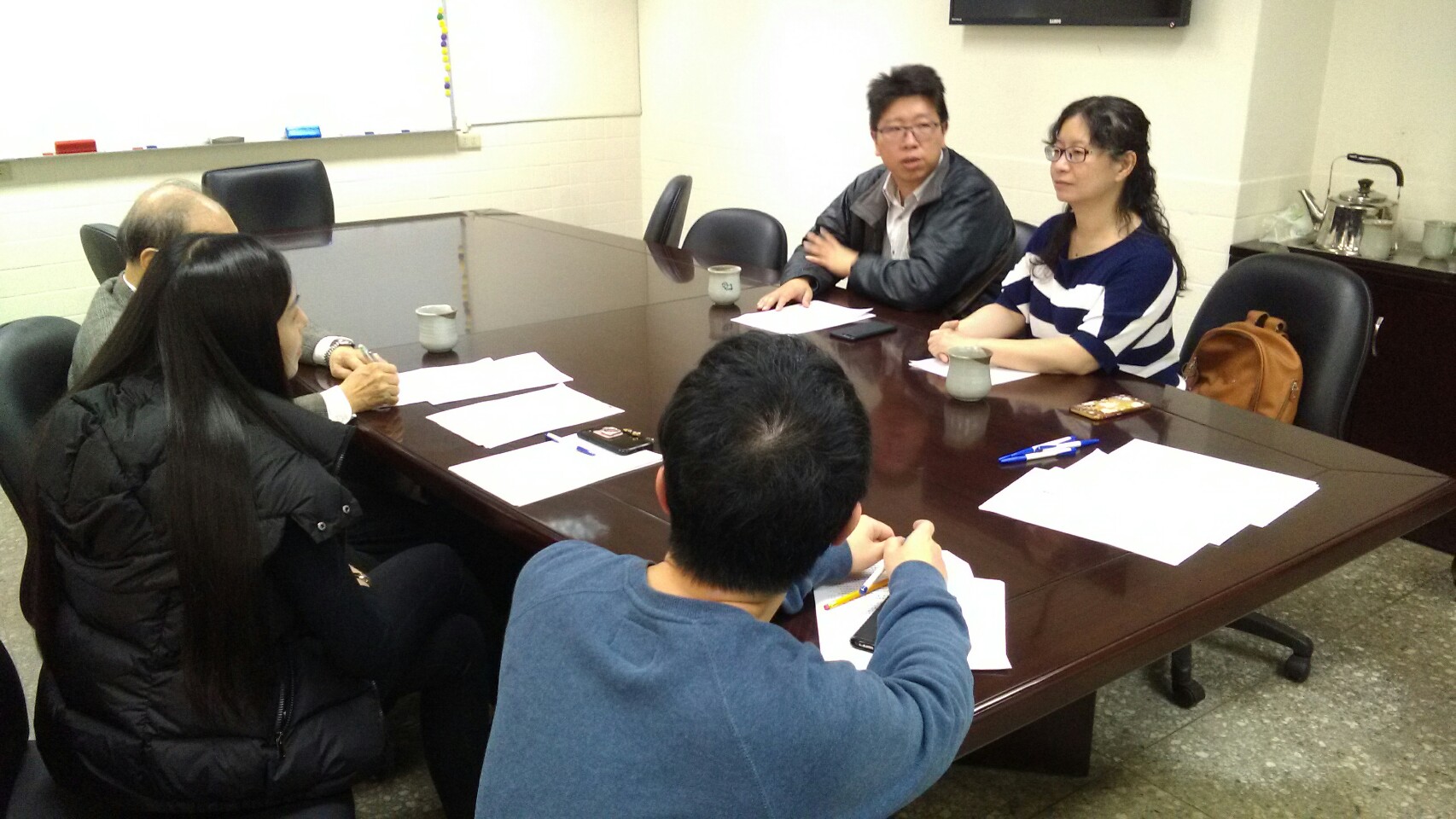 農委會邀集寵物殯葬協會於新北市動保處開會