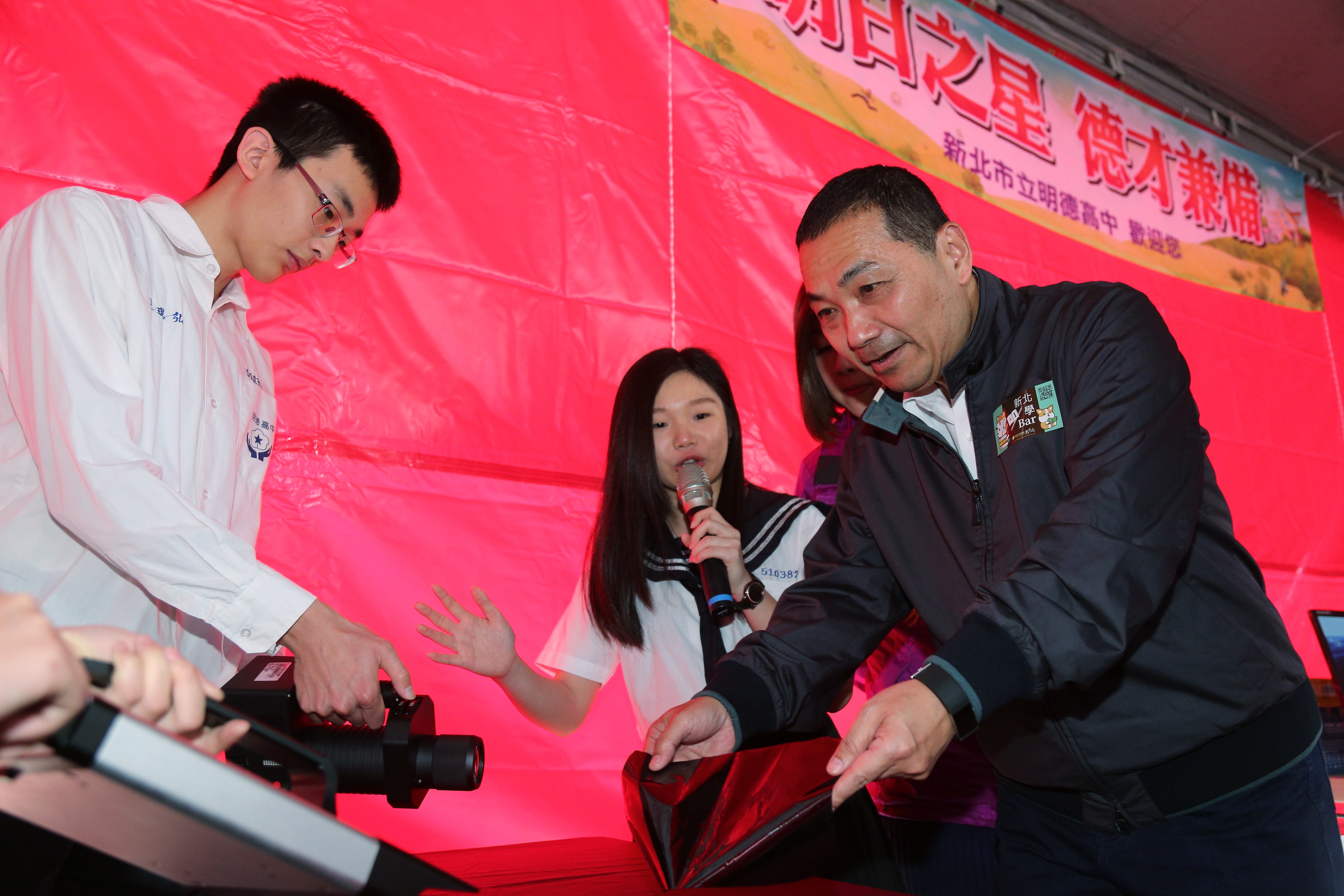 侯市長體驗各校特色課程