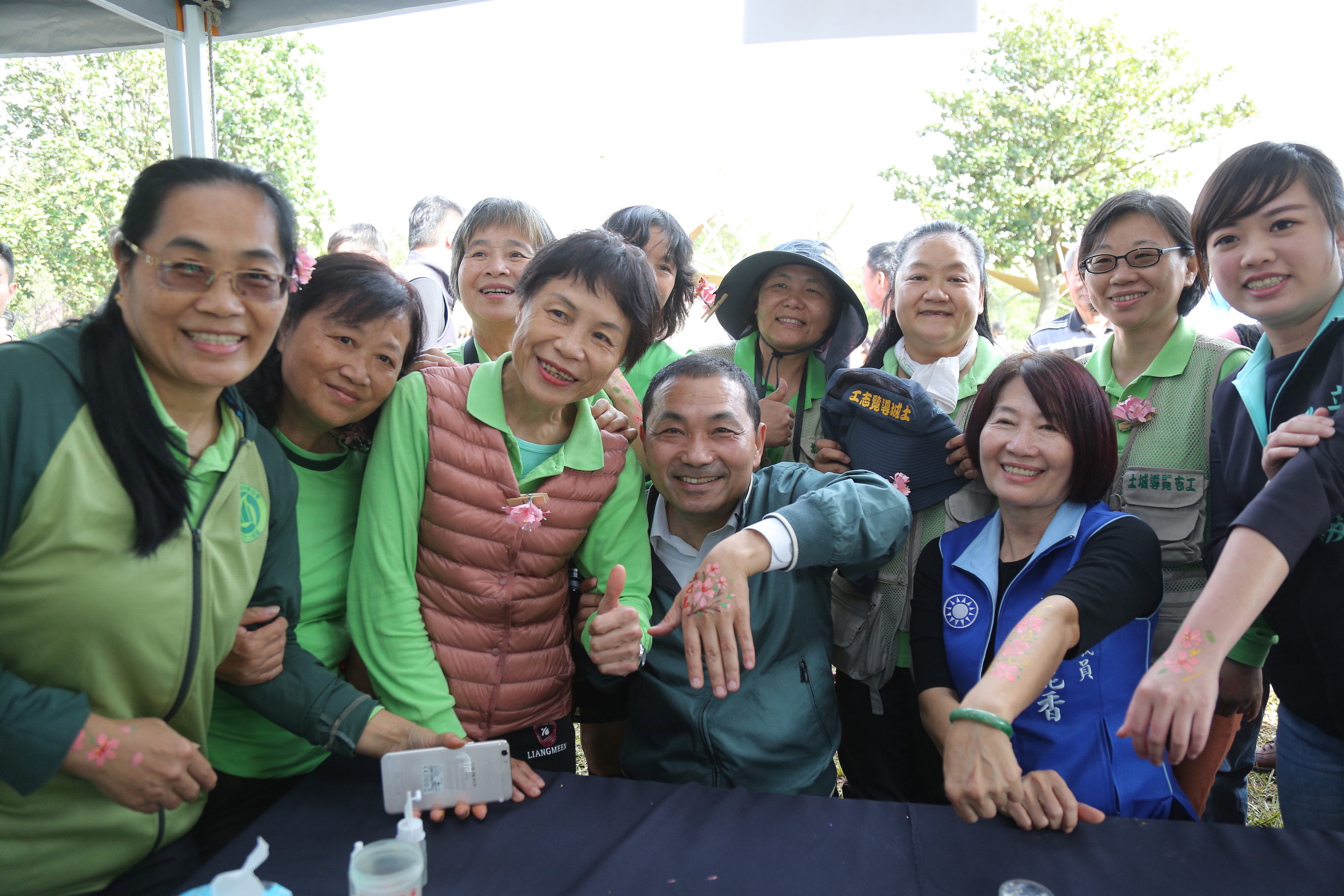 「2019新北市櫻花稼期」春之禮讚-侯市長體驗櫻花彩繪