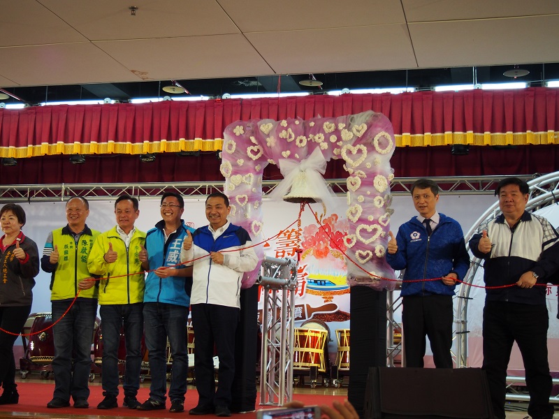 市長化身使者，敲下幸福鐘