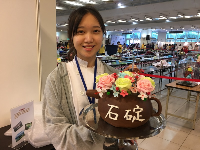 「石碇意象」奪下糖花藝術高中組金牌