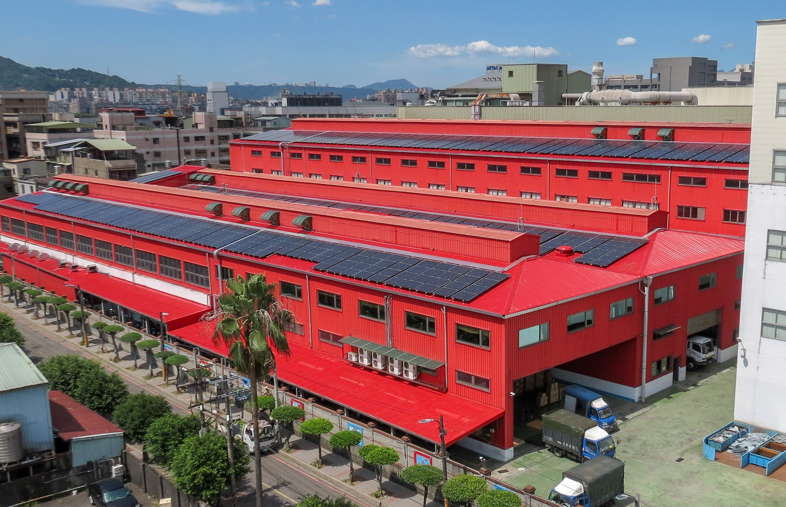 太陽光電系統設置補助每案最高可達150萬元，凡於107年或108年取得同意備案或設備登記者皆可申請(圖為過往申請案件設置情形)