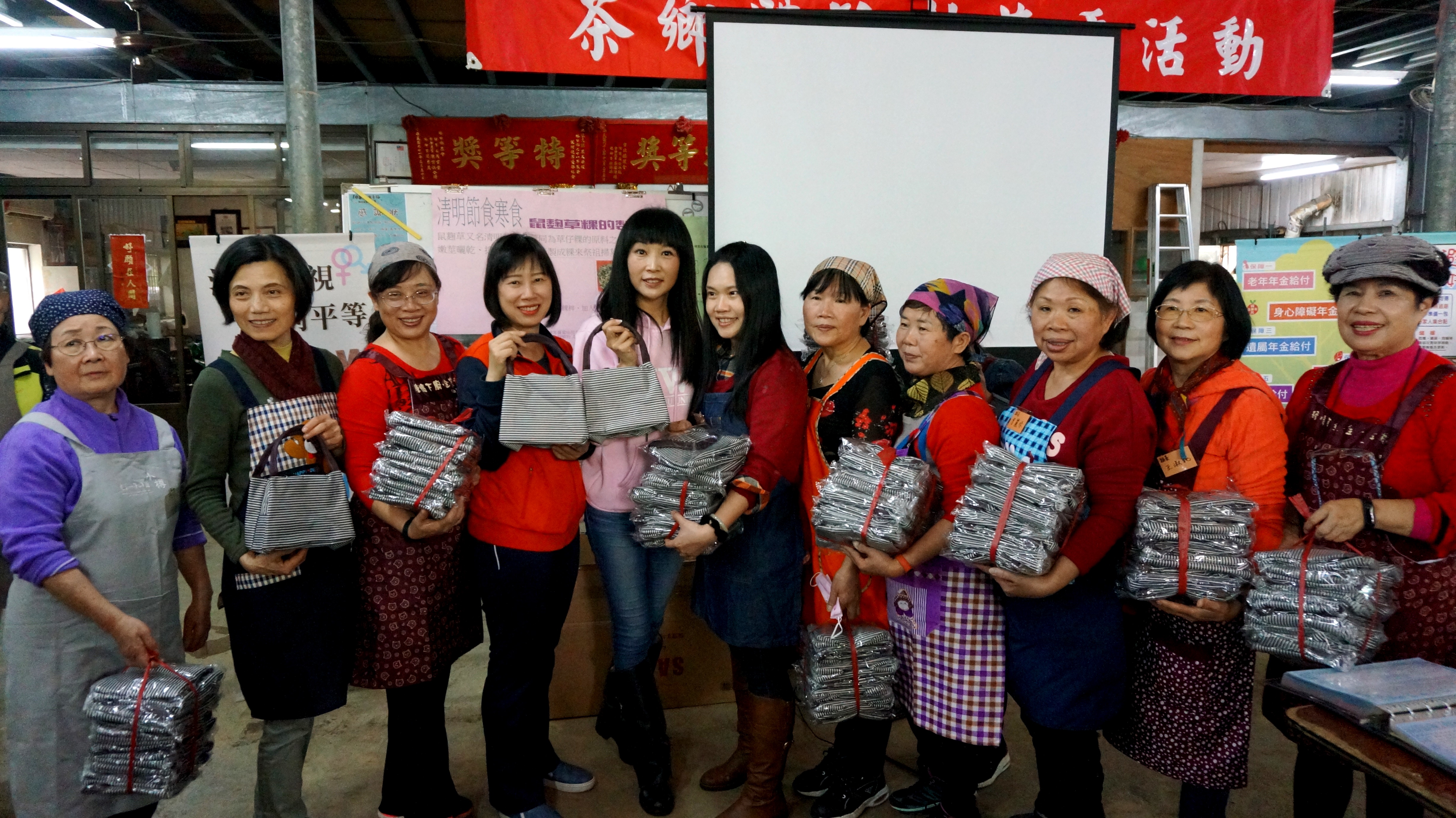 市議員蔡淑君響應活動提供保溫環保袋