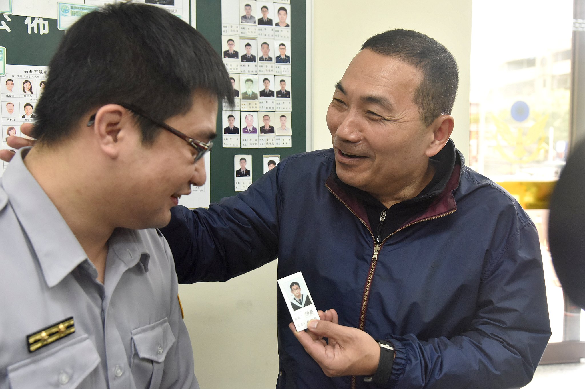 侯市長到深坑分駐所慰問警察同仁