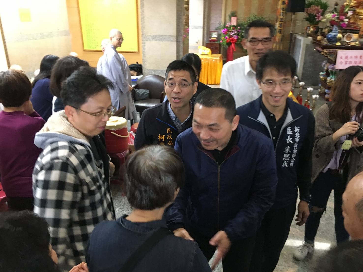 侯市長蒞臨訪視清明掃墓服務情形1