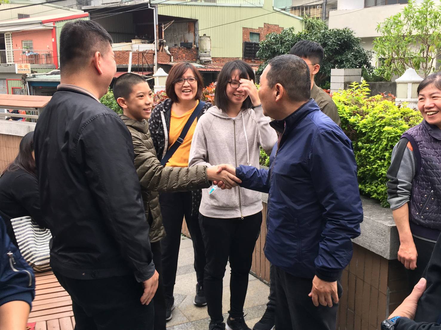 侯市長蒞臨訪視清明掃墓服務情形2