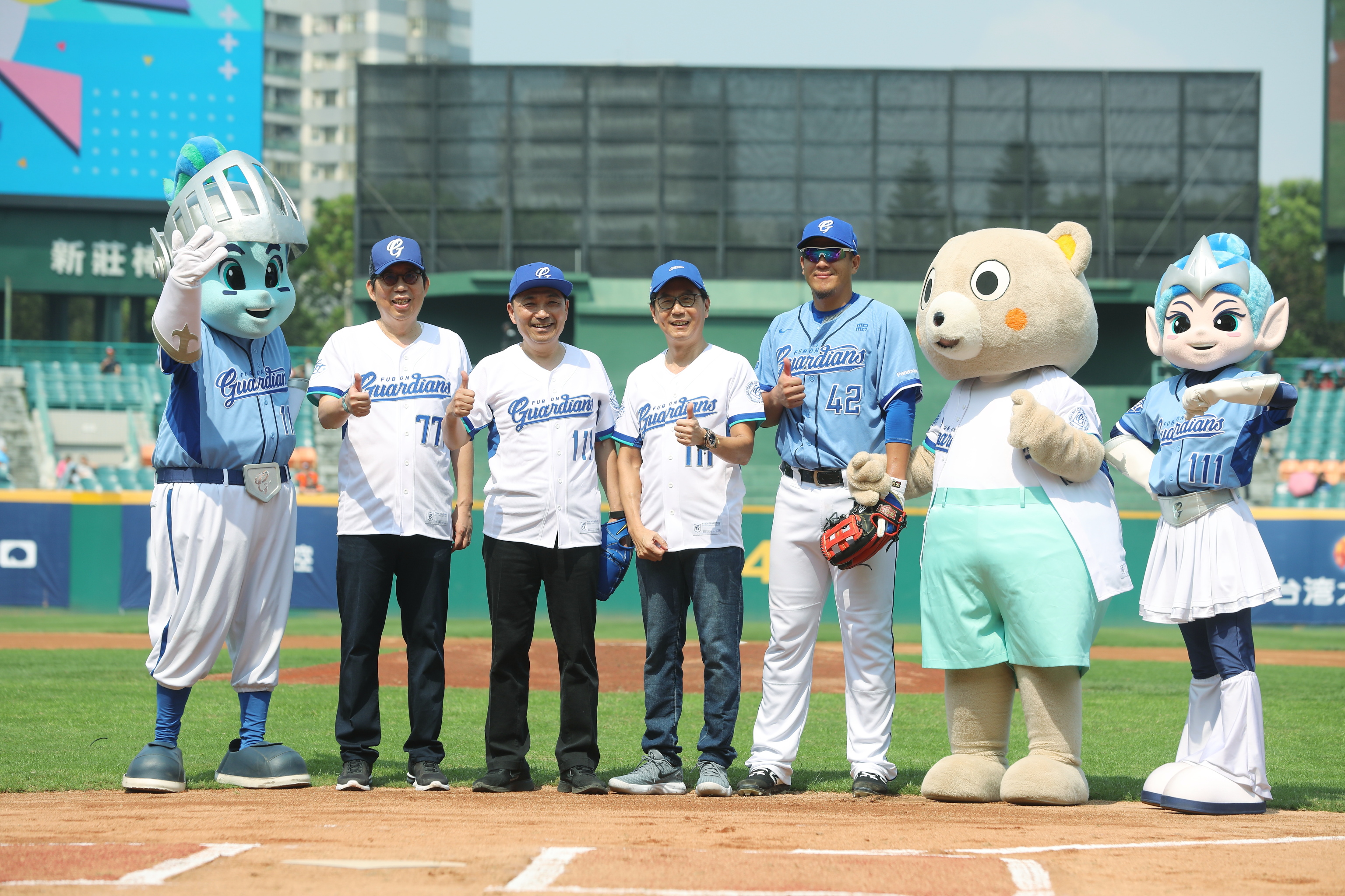 富邦悍將主場開幕週賽事開球儀式