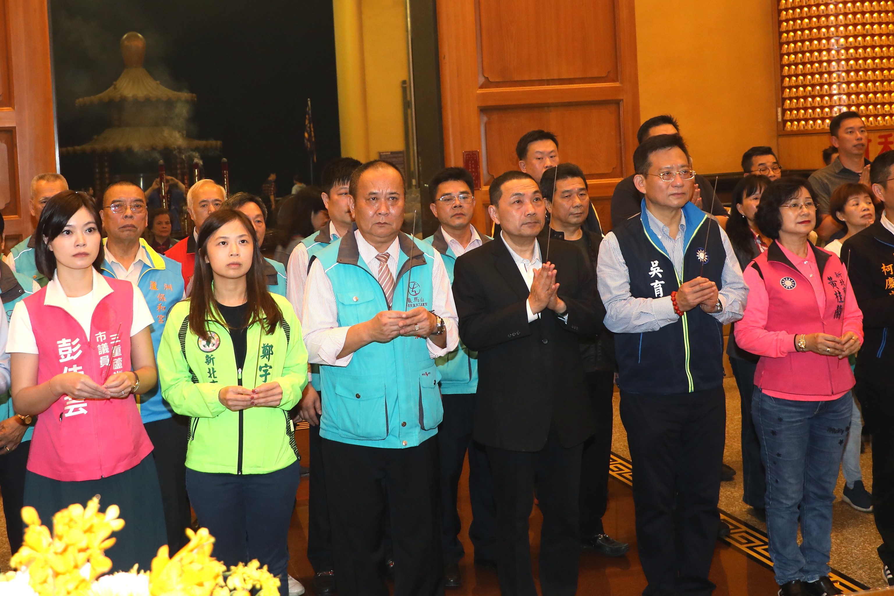 侯市長八里真慶宮恭祝玄天上帝萬壽
