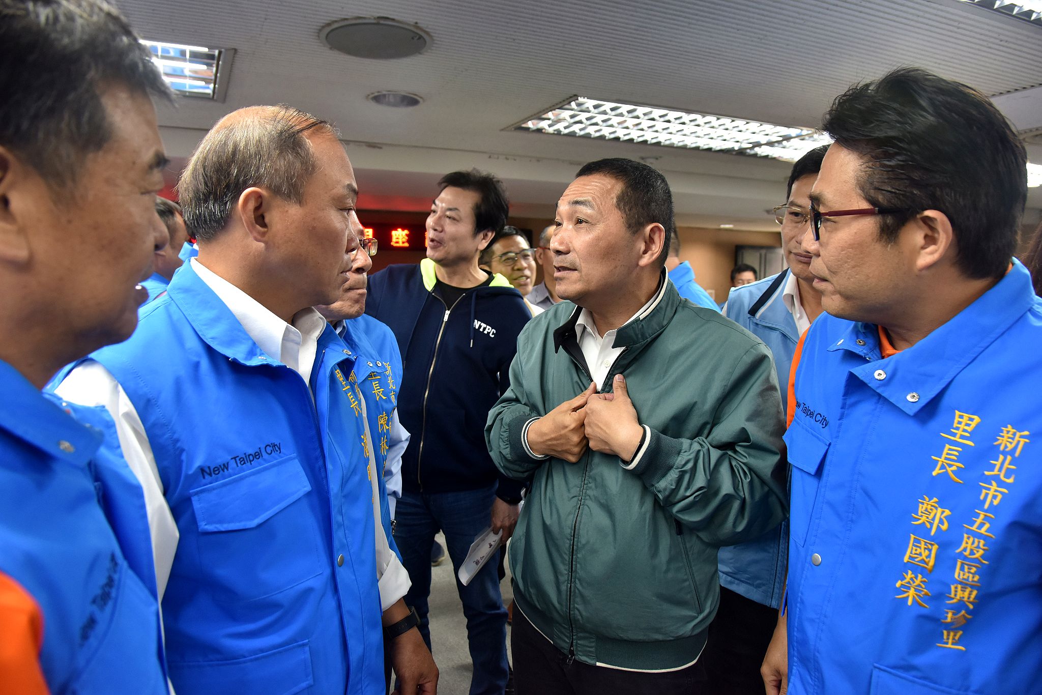 侯市長與里長們面對面溝通意見