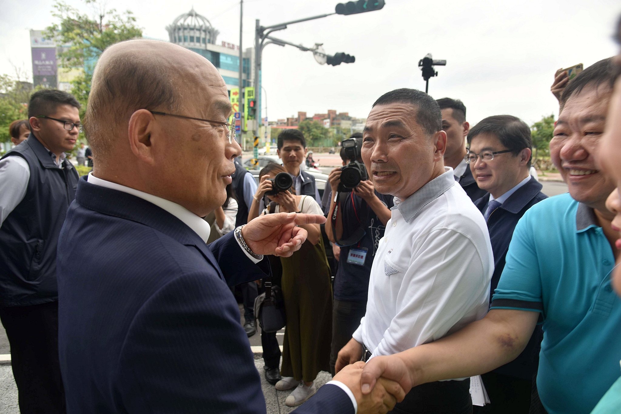 陪同行政院長視察捷運環狀線新北產業園區站(Y19)工程規劃情形