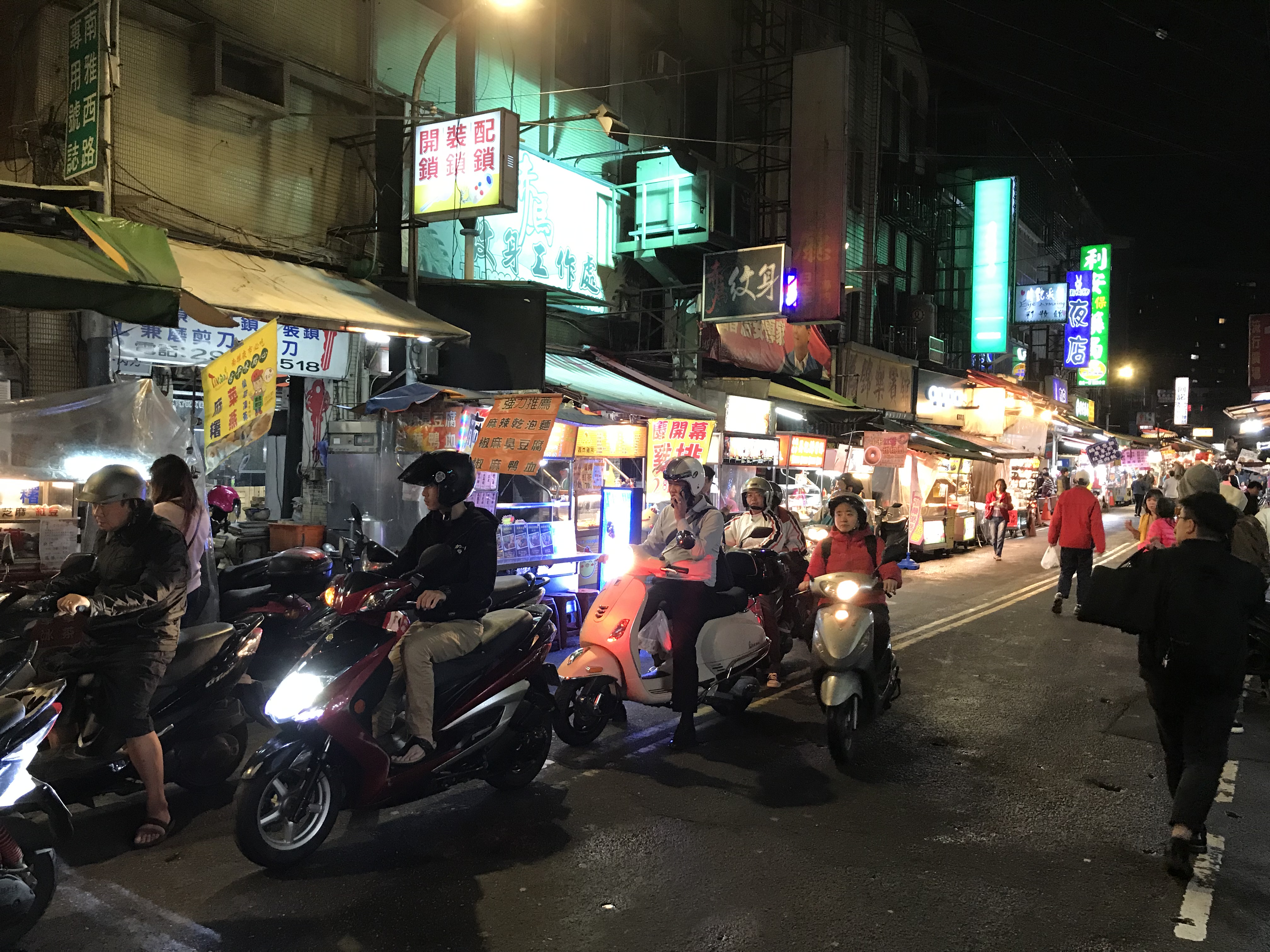 圖說：湳雅夜市仍照常營業。