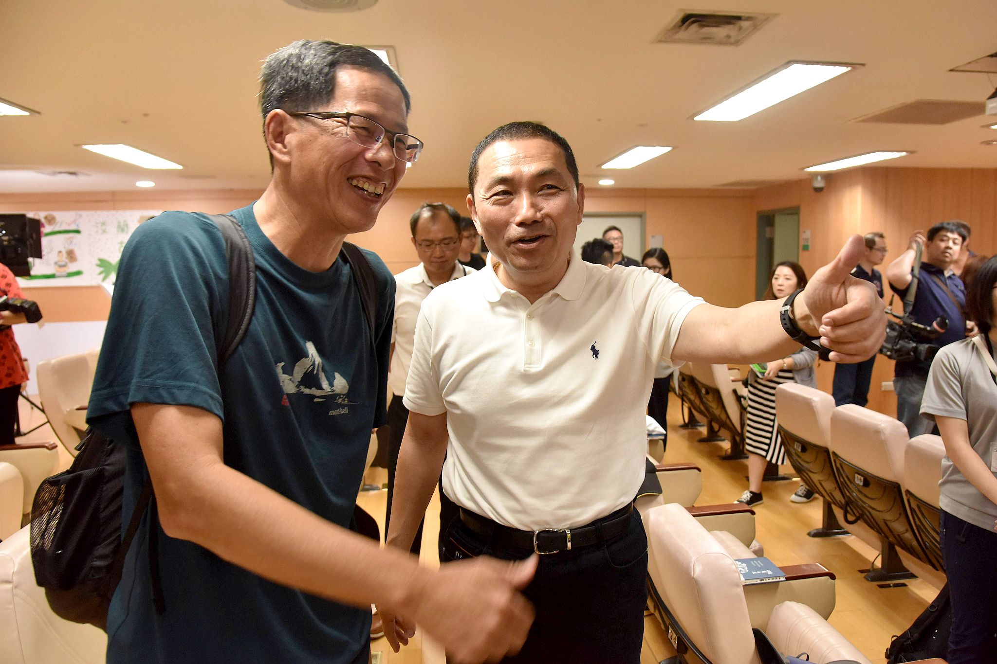邀請知名作家劉克襄等人一同分享