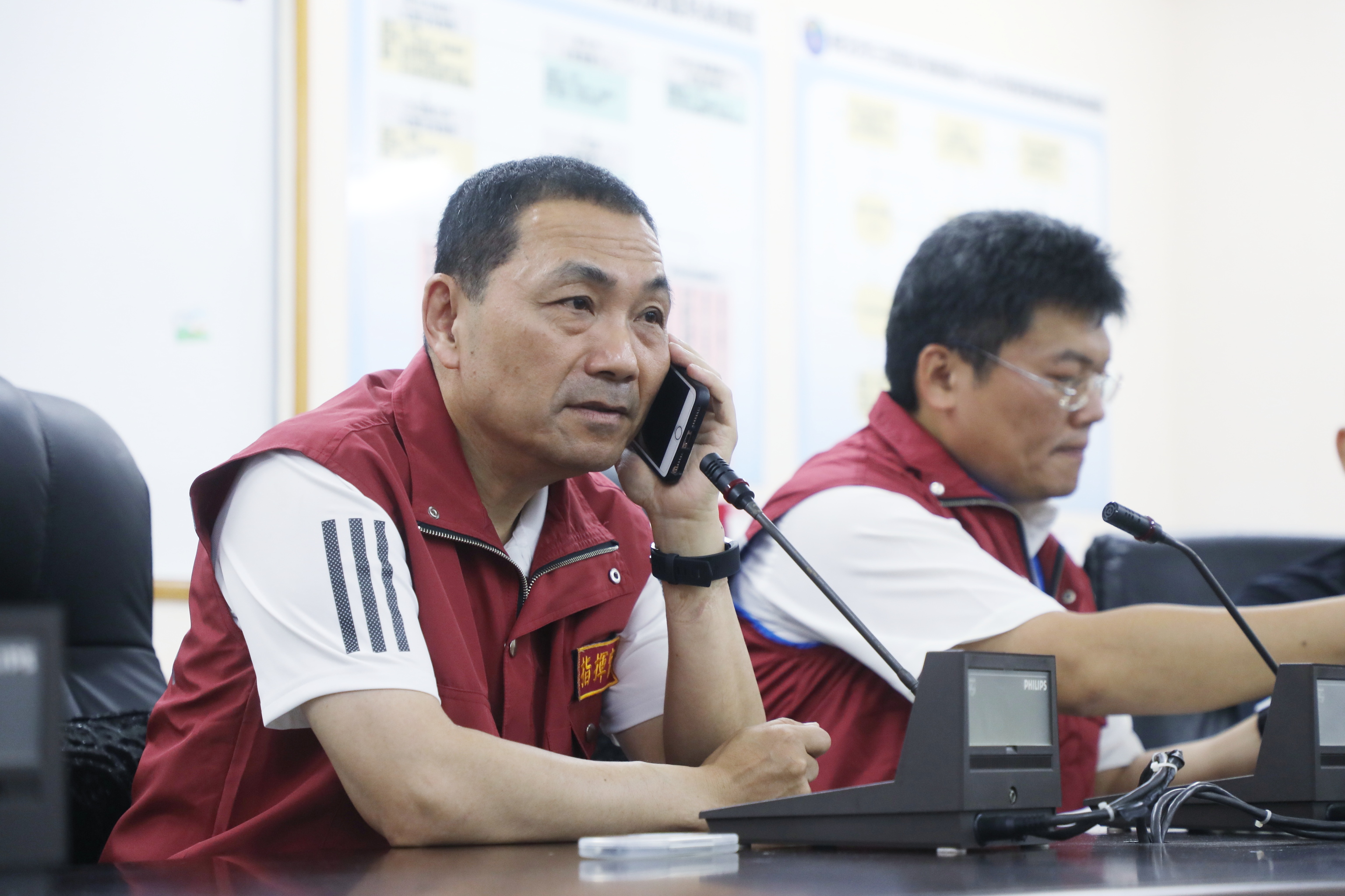 侯市長參加三芝區里長座談，因應豪大雨隨即在區公所應變中心指揮調度