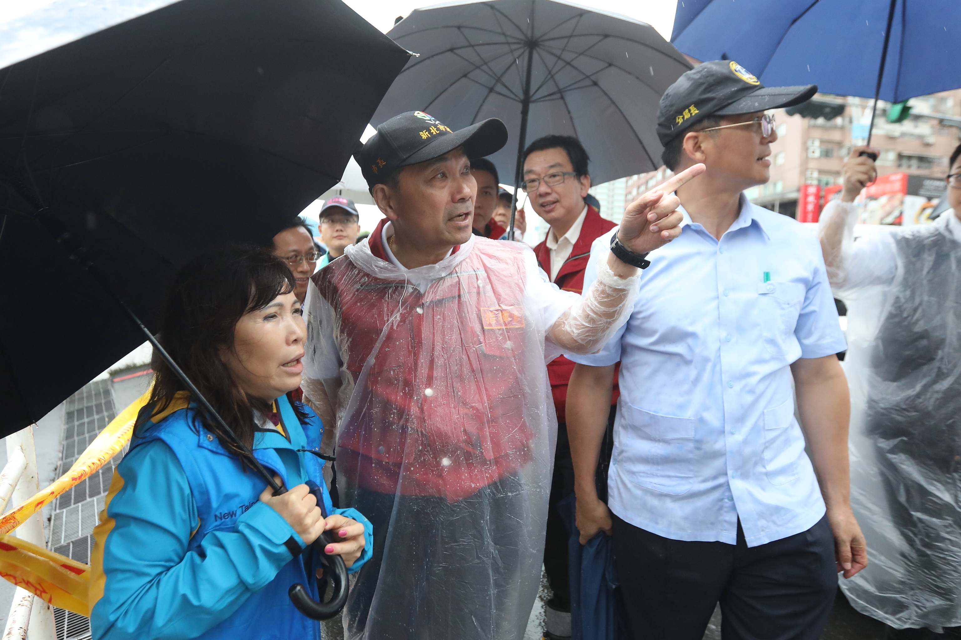 因瞬間大雨造成新北地區積淹水，侯市長至淡水區視察